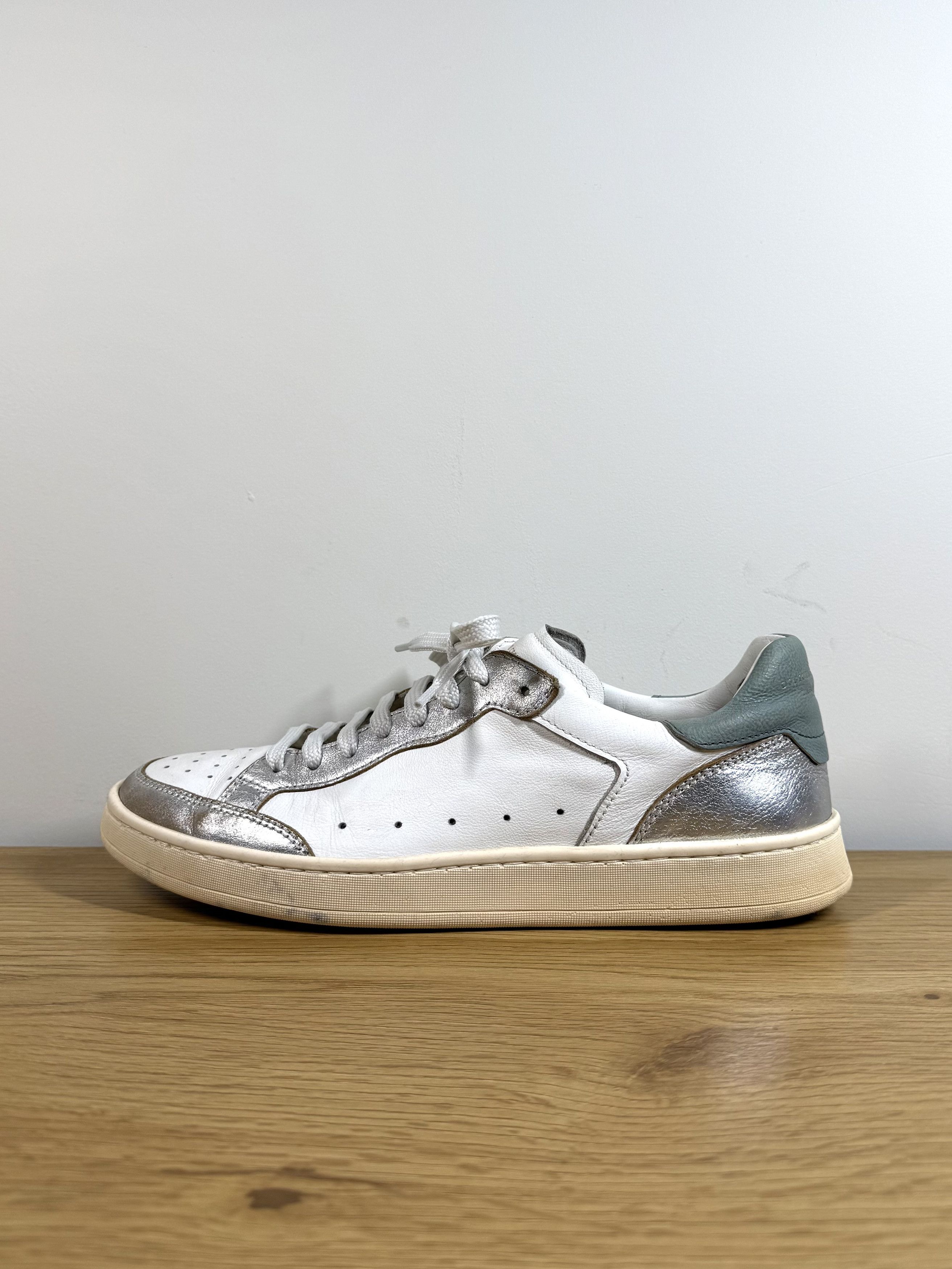 Officine Creative Officine Creative Distressed Low Top Sneakers it37.5 Size US 7.5 / IT 37.5 - 6 Thumbnail