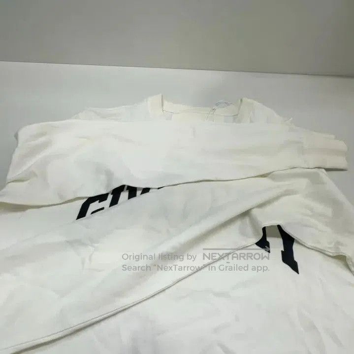 Givenchy Givenchy SS23 Casual Letter Print Long Sleeve T-Shirt. Size US XS / EU 42 / 0 - 7 Thumbnail