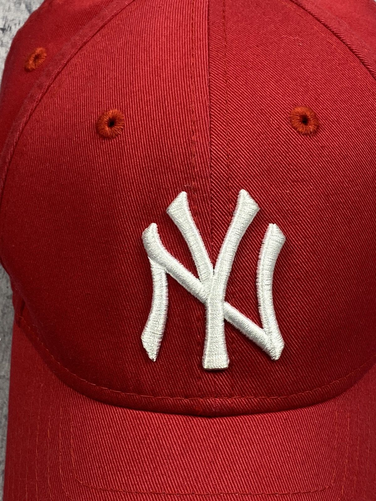 MLB × Vintage New York Yankees Embroidered Logo Cap Size ONE SIZE - 4 Thumbnail