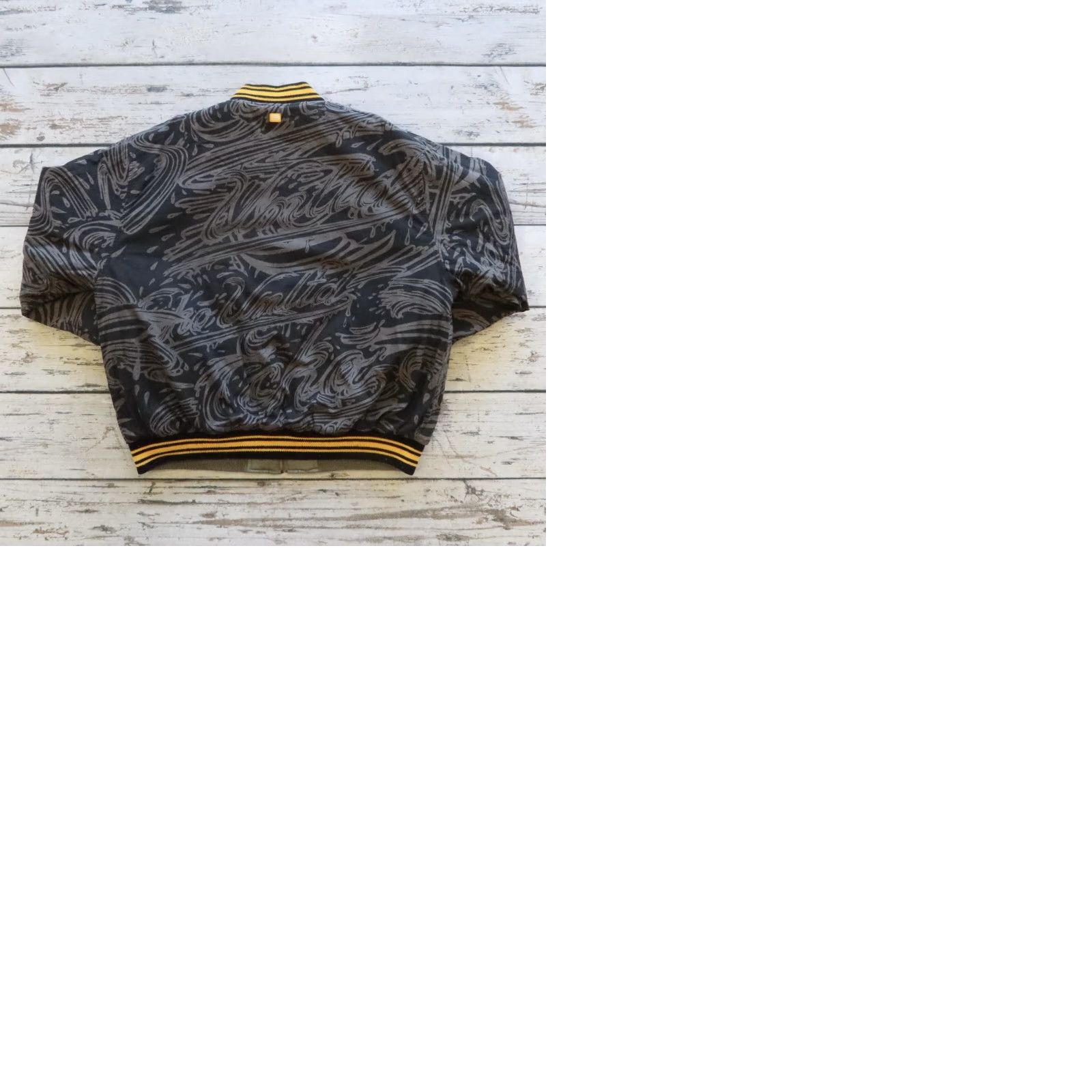 Ecko Unltd. VINTAGE Ecko Unltd. Reversible Quilted Bomber Jacket Men XL Gray/Navy Size US XL / EU 56 / 4 - 12 Thumbnail