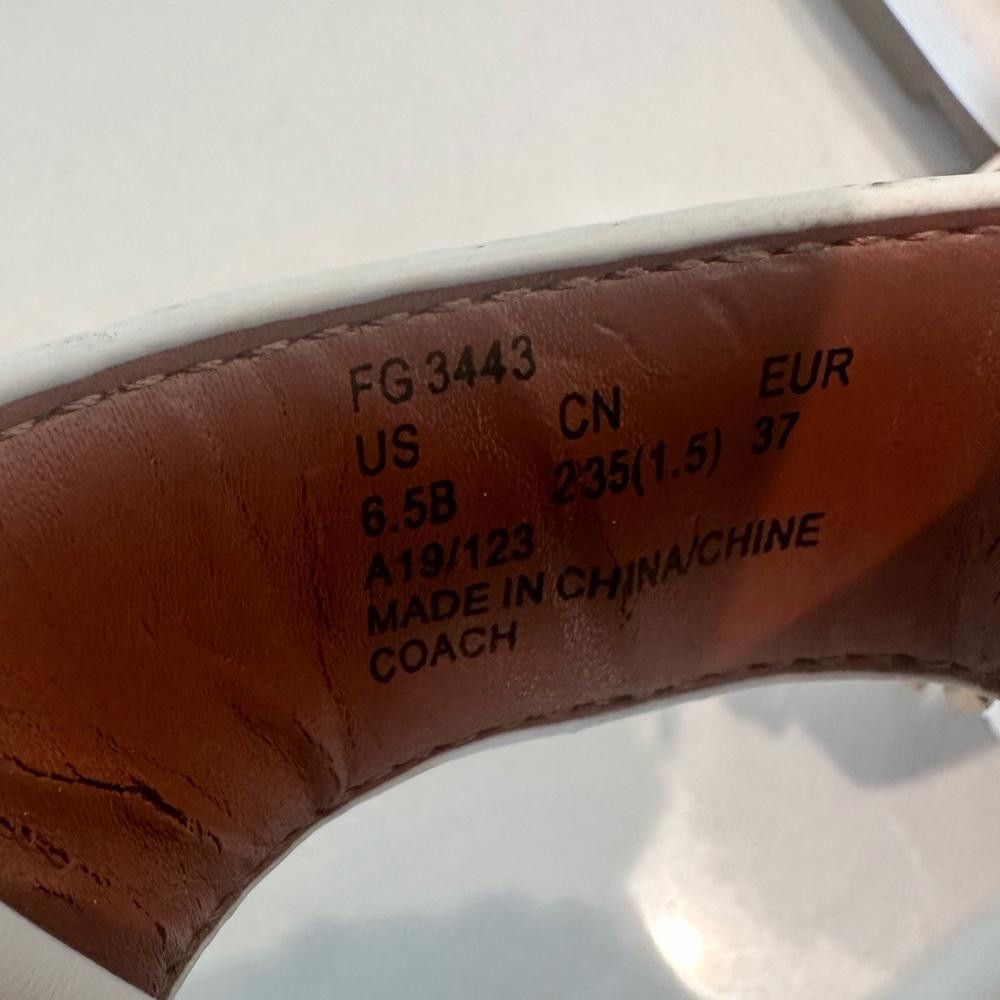 Coach COACH Jaclyn Chalk White Leather Thong Sandal Logo Chain 6.5 Size US 6.5 / IT 36.5 - 8 Thumbnail