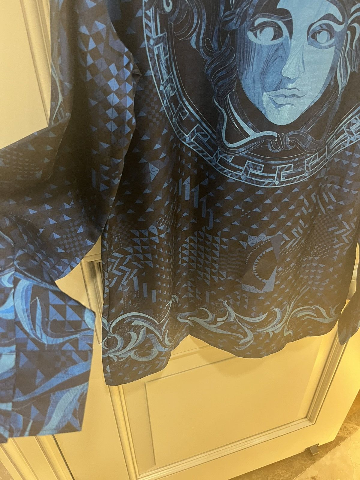 Versace hand drawn Barocco print silk shirt collar size40 Size US M / EU 48-50 / 2 - 13 Thumbnail