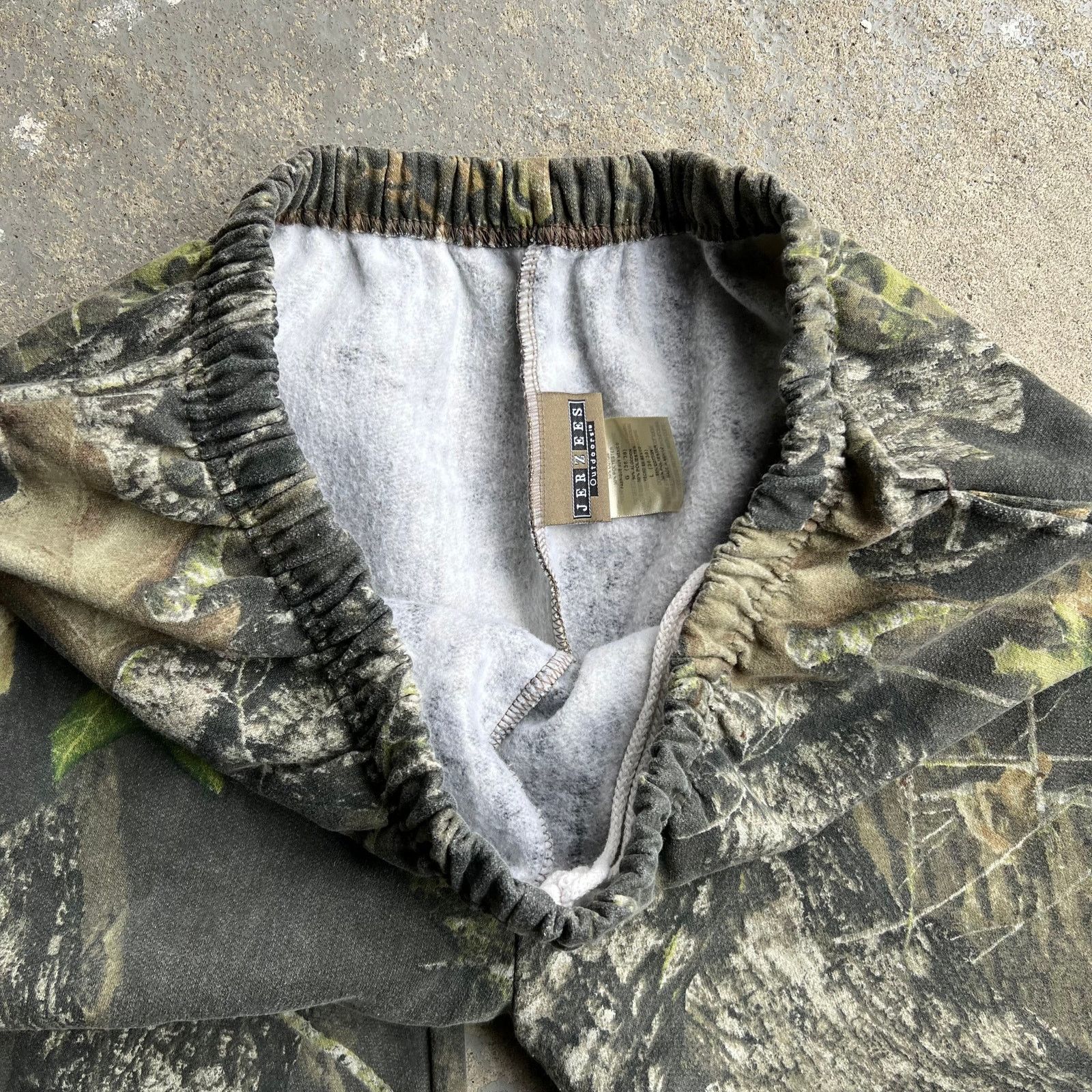 Vintage Vintage realtree camo jerzees essential blank sweatpants Size US 30 / EU 46 - 6 Thumbnail