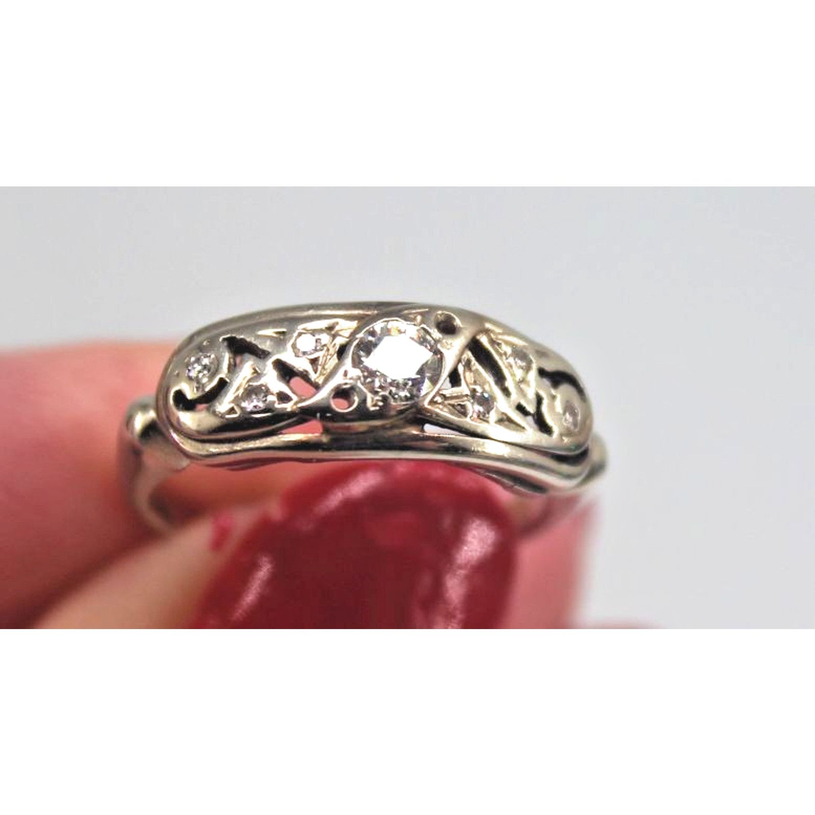 Other MCM 14k White Gold 1/4 CT Diamond Wedding Band • Size 5 Size ONE SIZE - 1 Thumbnail