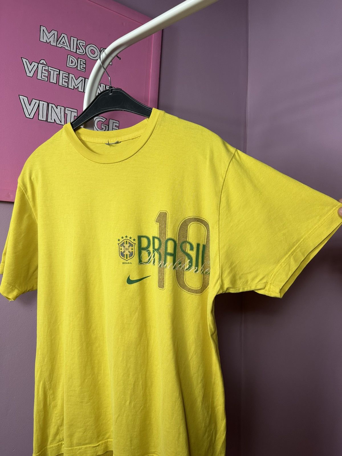 Nike Vintage Nike Brasil Football Ronaldinho 10 T-Shirt Soccer Size US L / EU 52-54 / 3 - 6 Thumbnail
