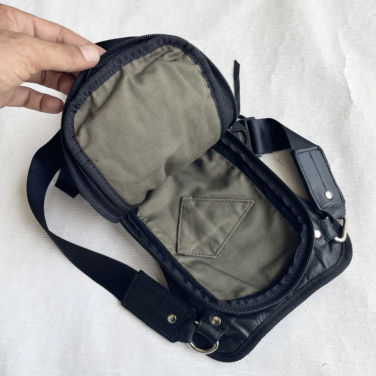 Japanese Brand RUSHITANI TACTICAL 2 WAY LEATHER LEG BAG Size ONE SIZE - 8 Thumbnail