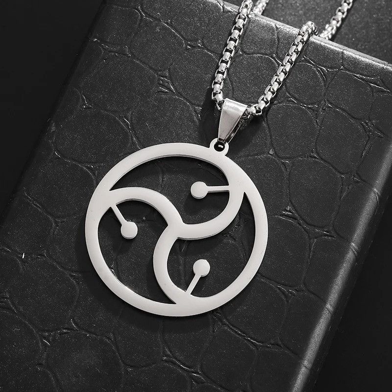 Vintage Glossy Symbol Badge Pendant Necklace Size ONE SIZE - 3 Thumbnail