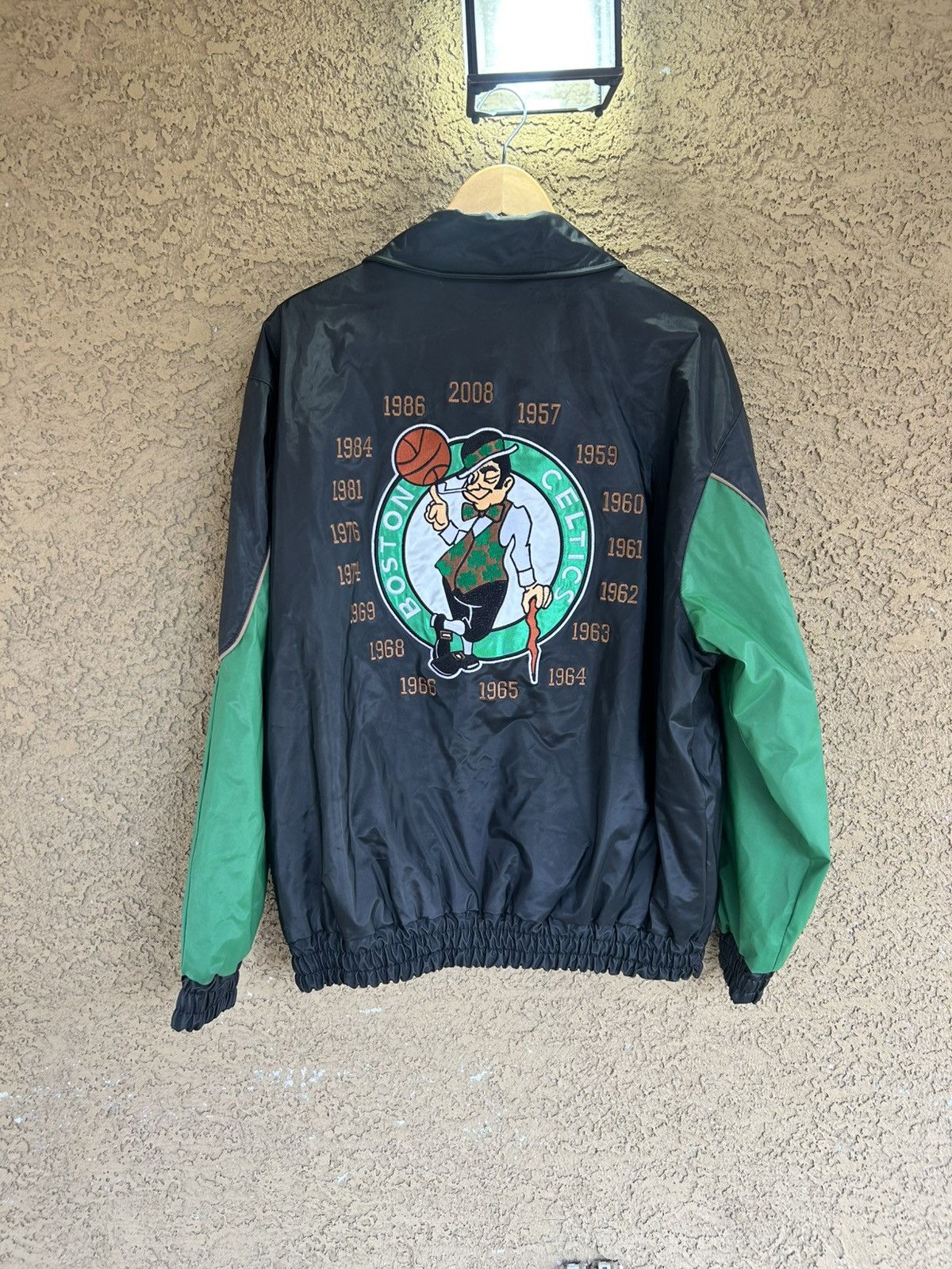 NBA × Vintage Vintage Boston Celtics Winter Jacket Size US XL / EU 56 / 4 - 3 Thumbnail