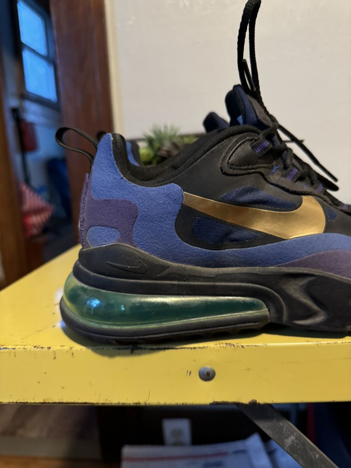 Nike NIKE Air Max 270 react size 7.5 men's black university gold Size US 7.5 / EU 40-41 - 2 Thumbnail