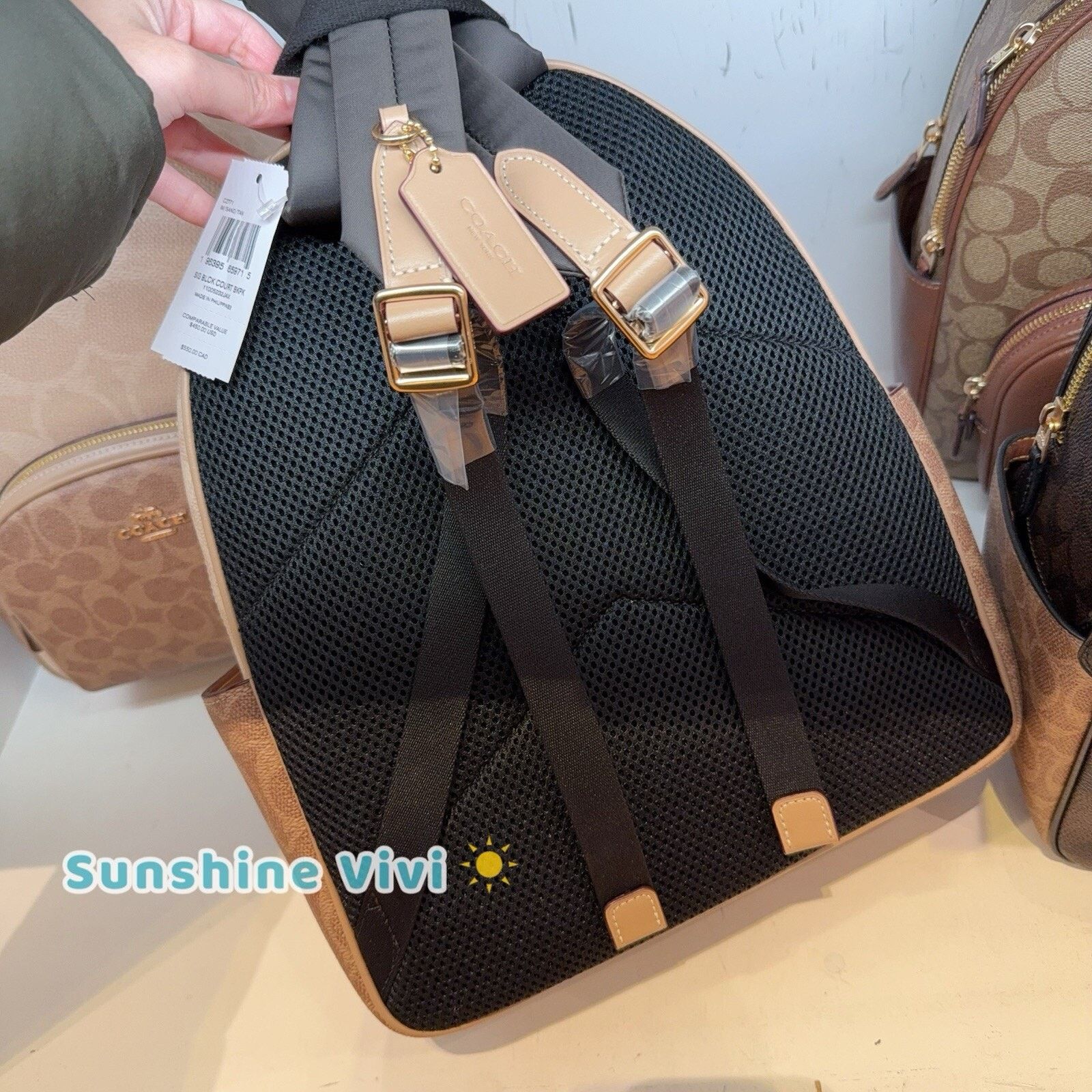 Coach NWT Coach Court Backpack CZ771 Gold/Sand/Tan Size ONE SIZE - 3 Thumbnail