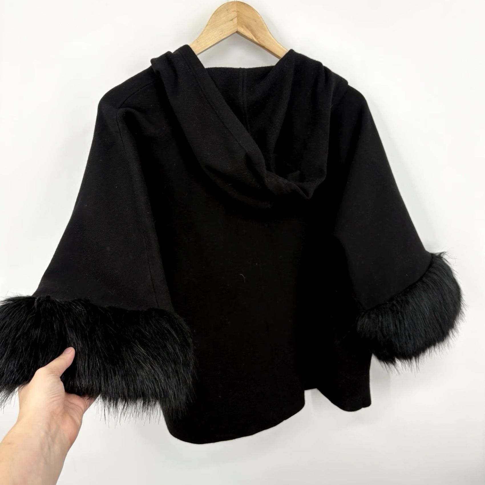 Vintage Chicos Sweater 1 Medium Faux Fur Quiet Luxury Soft Capsule Minimalist Hooded Size M / US 6-8 / IT 42-44 - 8 Thumbnail