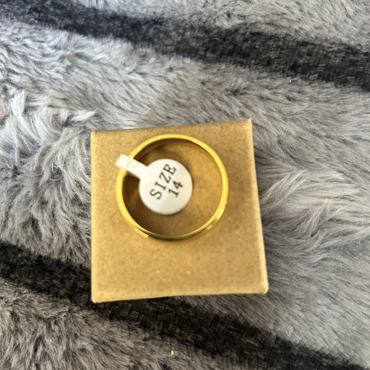 Men’s 6mm 18kt gold plated stainless steel band ring NIB 14
