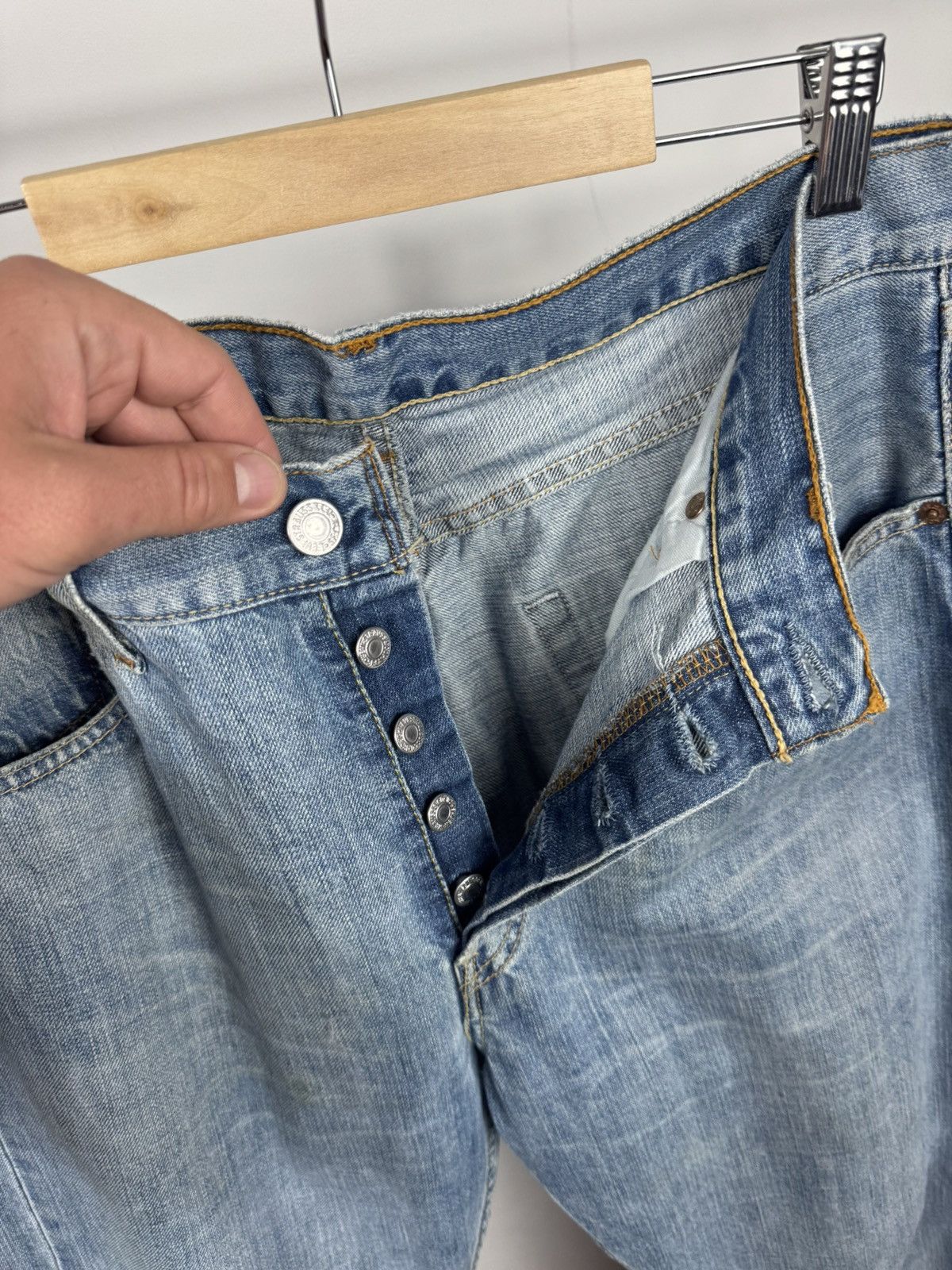 Levi's Vintage Levi’s 501 Straight Leg Jeans Light Wash Denim W32 Size US 32 / EU 48 - 13 Thumbnail