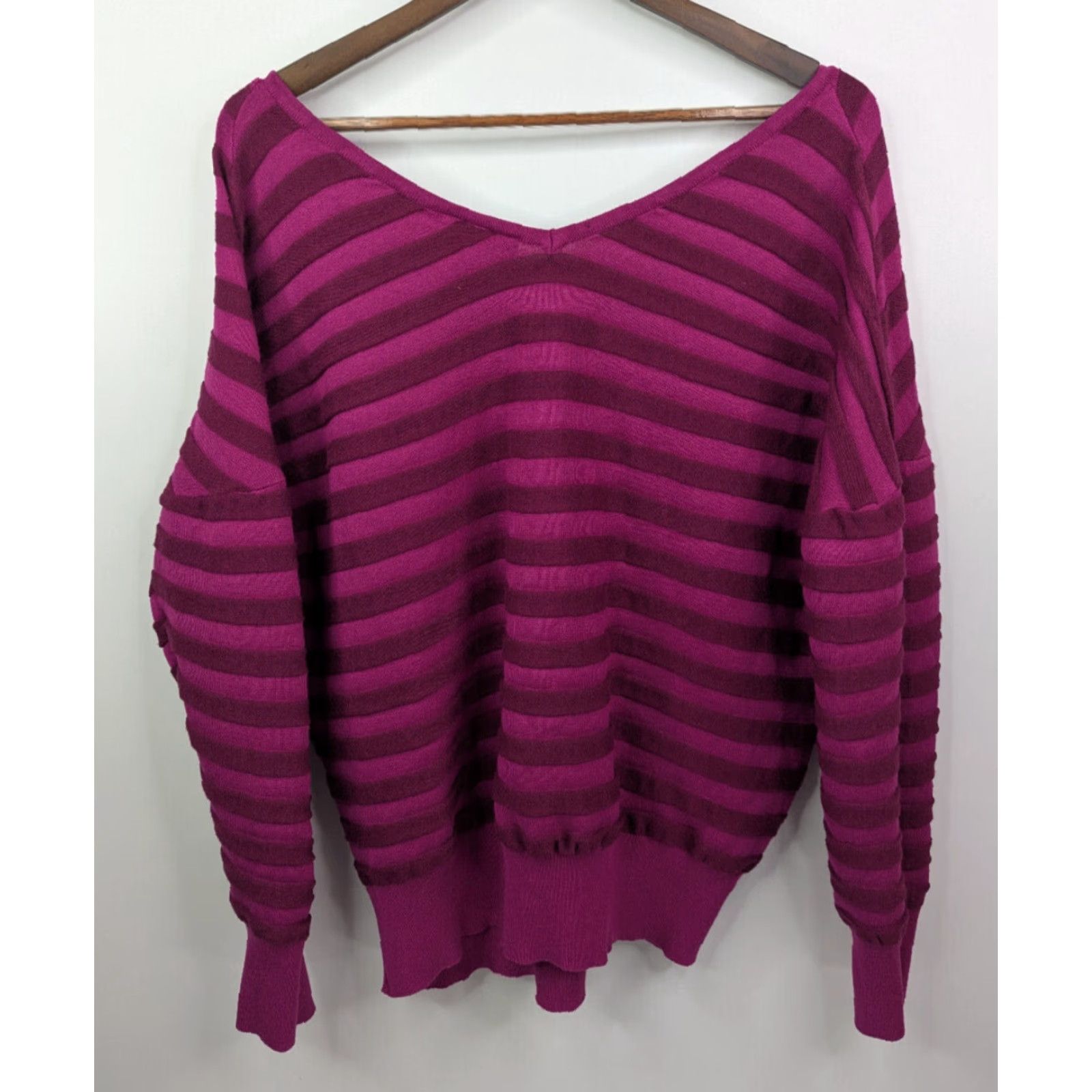 Vintage VINTAGE Lane Bryant Sweater Womens Plus Size 22/24 Magenta Purple Cheveron Stripe Lightweight Knit 73% rayon 27% nylon Womens Size 3XL / US 20-22 - 3 Thumbnail
