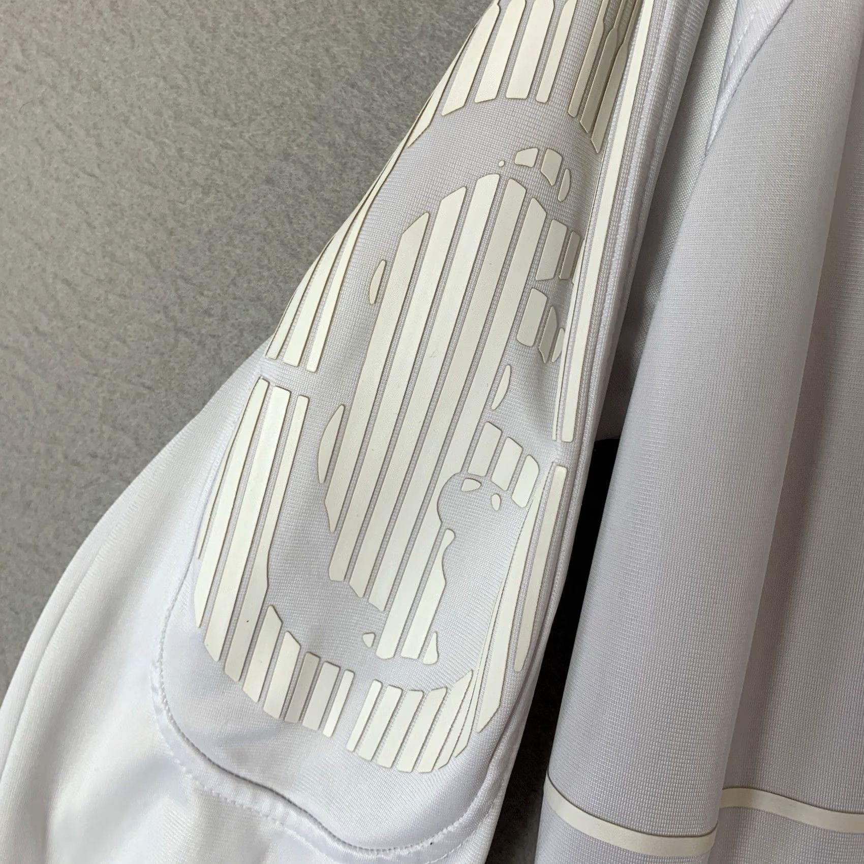 Ecko Unltd. VINTAGE Ecko Unltd Track Jacket Men’s M White Rhino Zipper Hooded Solid Short Sleeve? Size US M / EU 48-50 / 2 - 5 Thumbnail