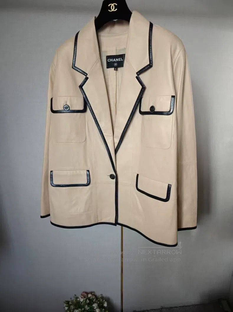 Chanel Chanel Khaki leather jacket Size M / US 6-8 / IT 42-44 - 1 Thumbnail