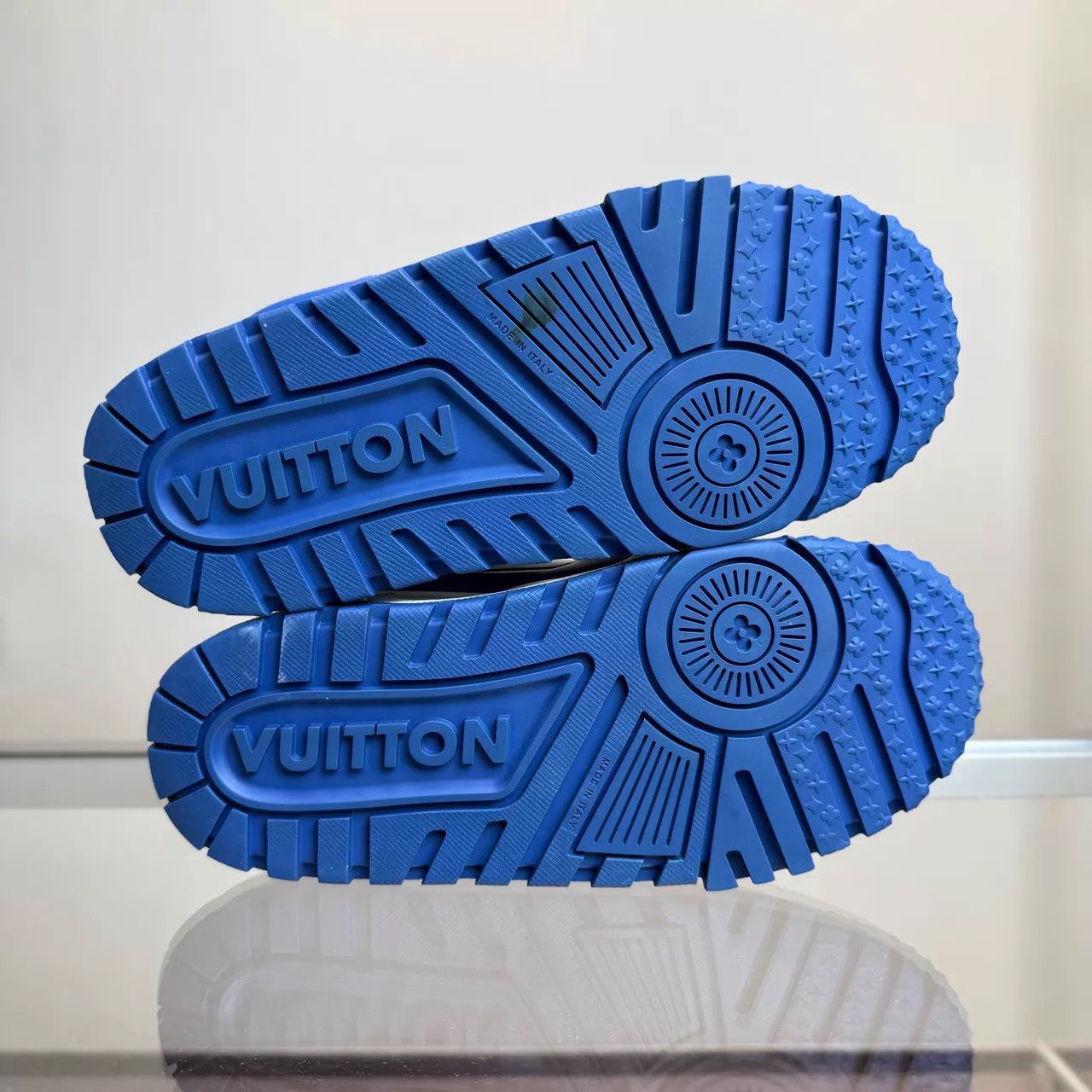 Louis Vuitton LV TRAINER white & blue UK8 (42) 98 new Size US 9 / EU 42 - 7 Thumbnail