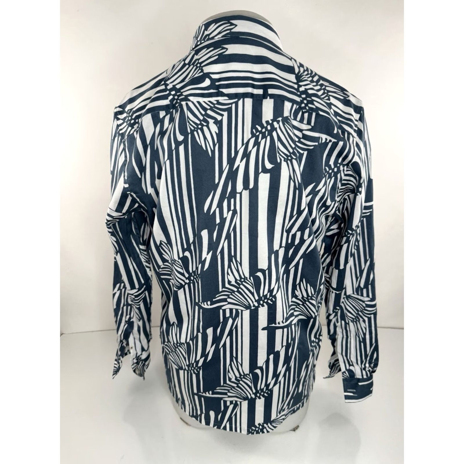 Ted Baker TED BAKER Shirt Abstract Butterfly Striped Mens Size 3 USA Medium Blue/White Button-Up Long Sleeve Jacket? Size US S / EU 44-46 / 1 - 3 Thumbnail