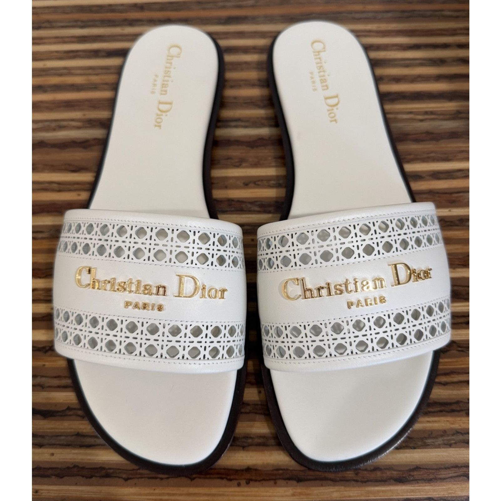 Dior Dior D-Lane Dway Micro Cannage Off White Leather Slide 39 Size US 8 / IT 38 - 5 Thumbnail