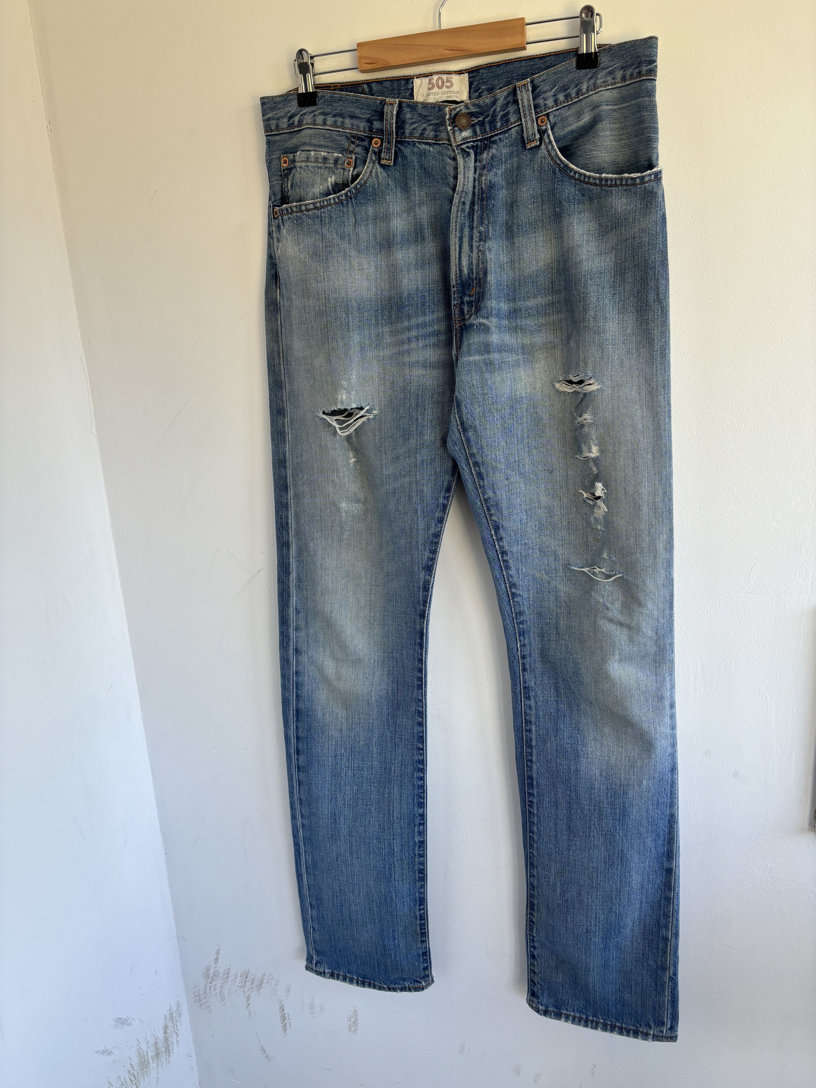 Levi's Vintage Levi’s Distressed Jeans Size US 32 / EU 48 - 1 Thumbnail