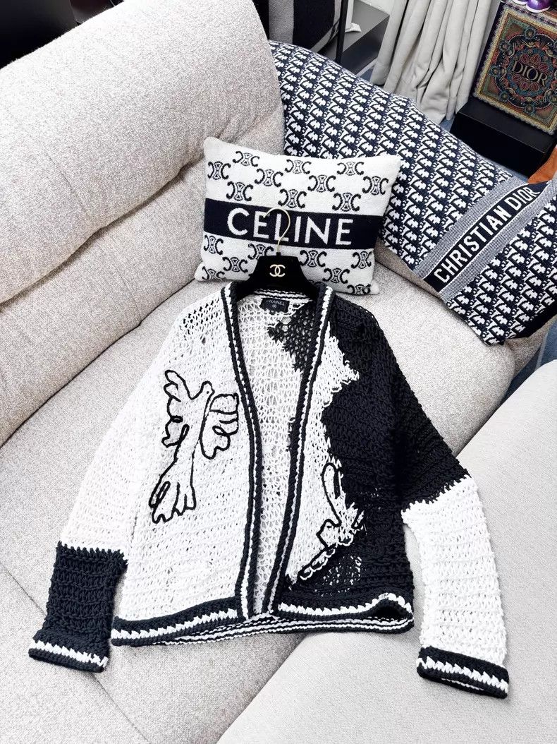 Chanel Chanel 22C Peace Pigeon Embroidery Black and White Mixed C Size XS / US 0-2 / IT 36-38 - 3 Thumbnail
