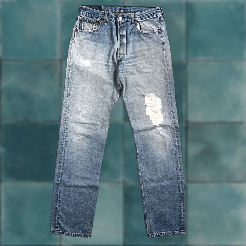 Levi's VINTAGE Levi's 501 Jeans Men's Straight Leg 34x36 Light Wash 90s Classic Denim Size US 34 / EU 50 - 1 Thumbnail
