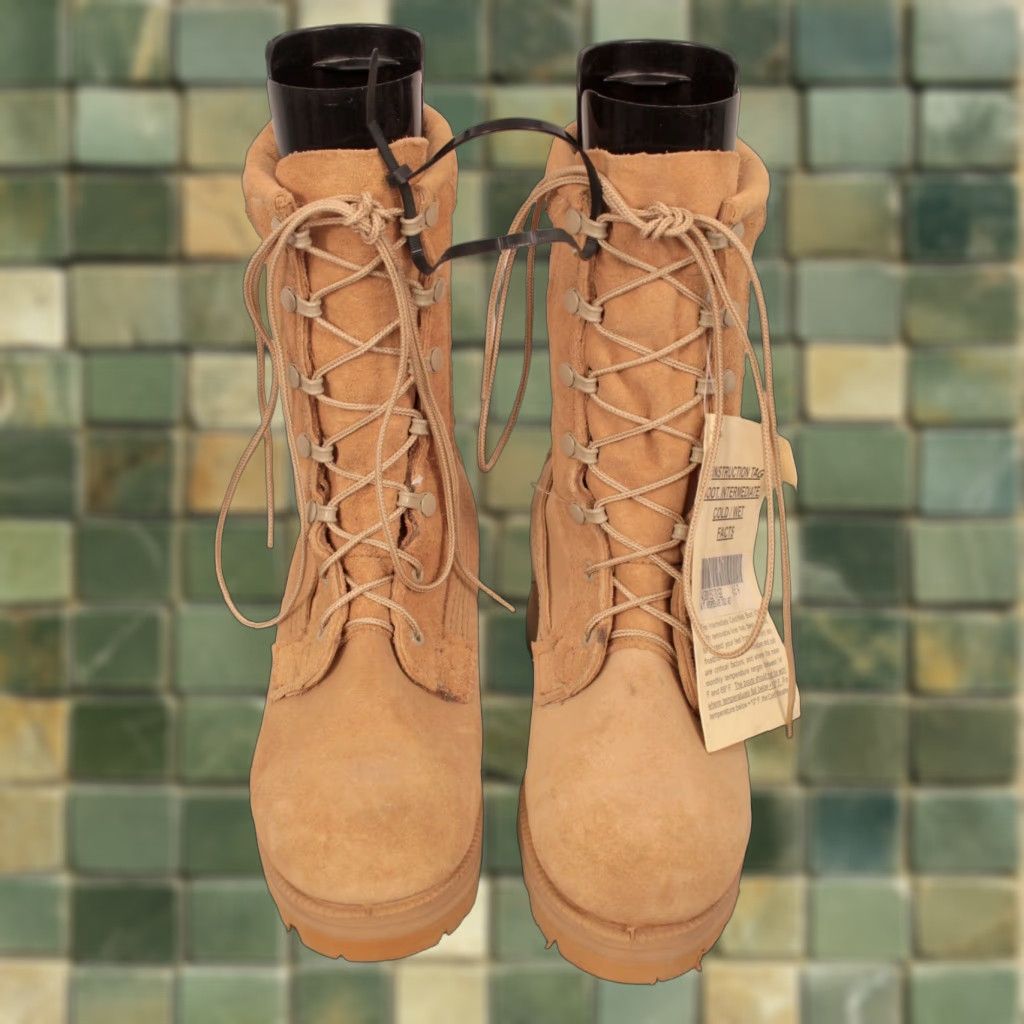 Vintage US Army Desert Boots Men 4.5 R Belleville Suede Combat Boots Beige Gore-tex Immersion NOS Size US 5 / EU 37 - 1 Thumbnail