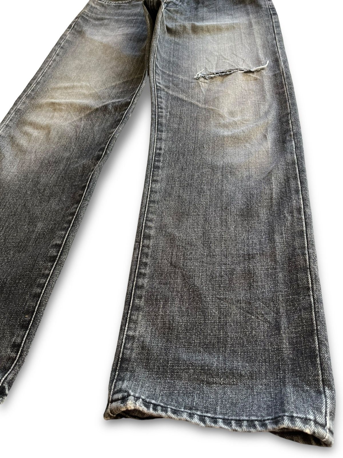 Japanese Brand × Uniqlo Vintage Uniqlo Faded Black Distressed Loose Jeans 31x30 Size US 31 - 7 Thumbnail
