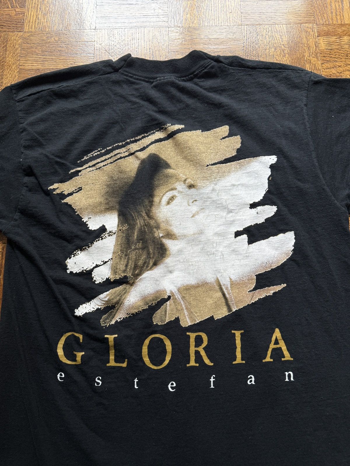 Vintage 1996 Gloria Estefan Evolution Tour Concert Graphic Tee Size US L / EU 52-54 / 3 - 4 Thumbnail