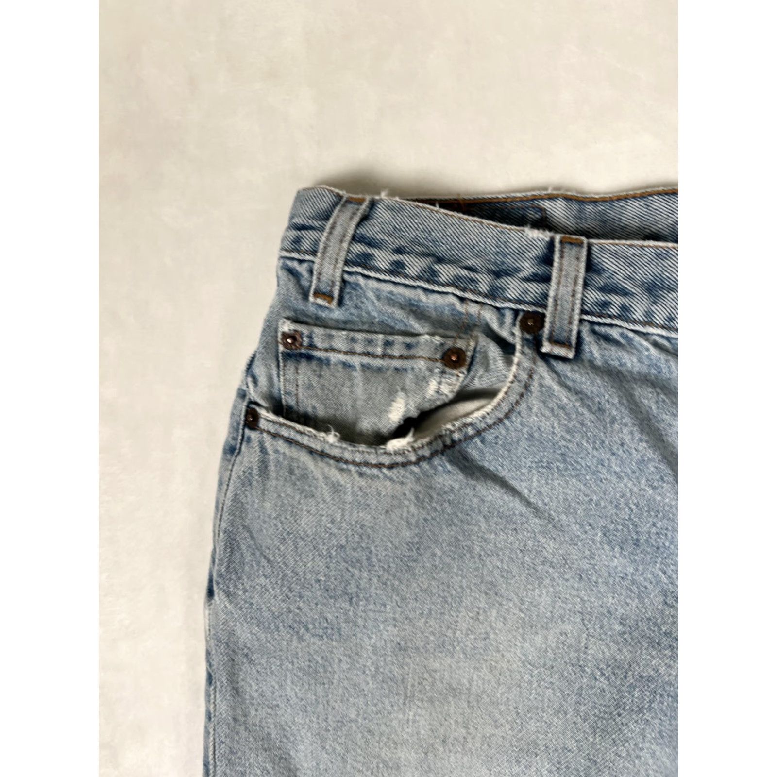 Levi's VINTAGE Levi's Jeans Mens 36x34 Blue Light Wash Relaxed Straight Leg Denim Mexico Size US 36 / EU 52 - 6 Thumbnail