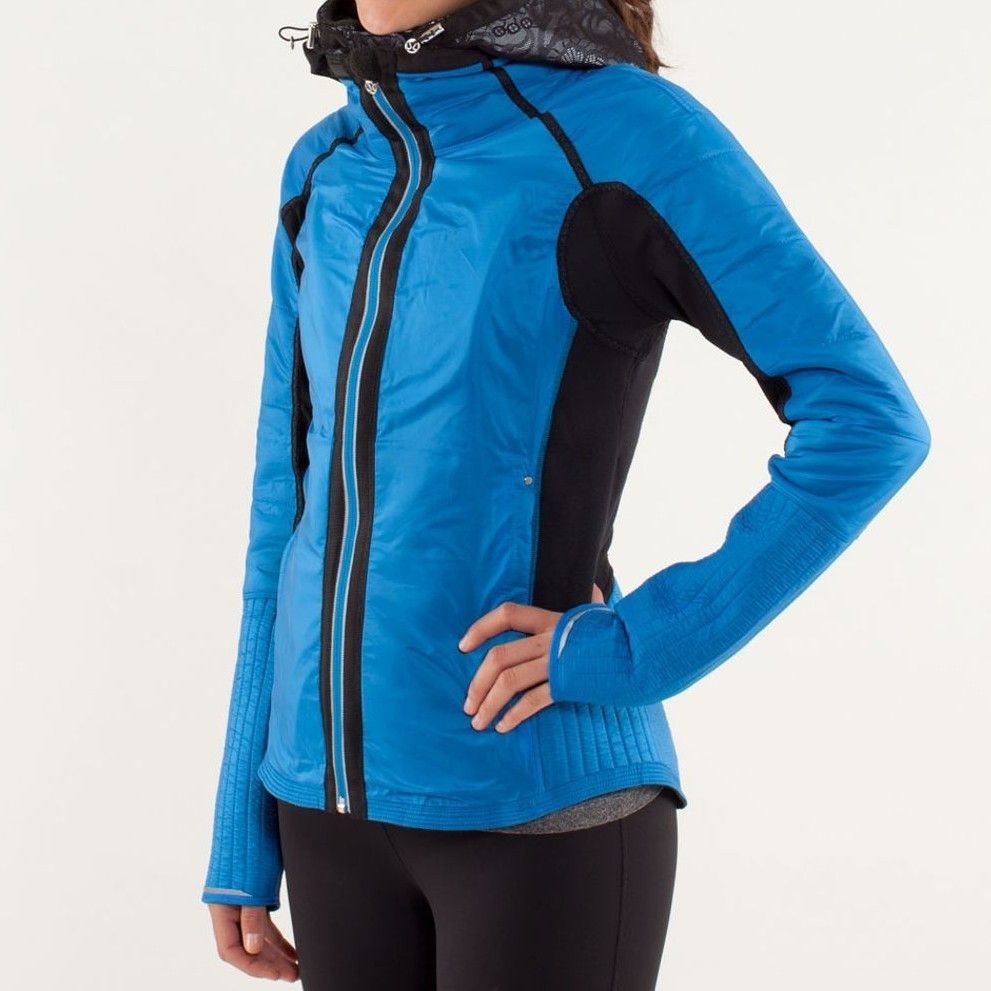 Lululemon Bundle Up Jacket in Black & Beaming Blue in size 8 NWOT Size M / US 6-8 / IT 42-44 - 2 Thumbnail