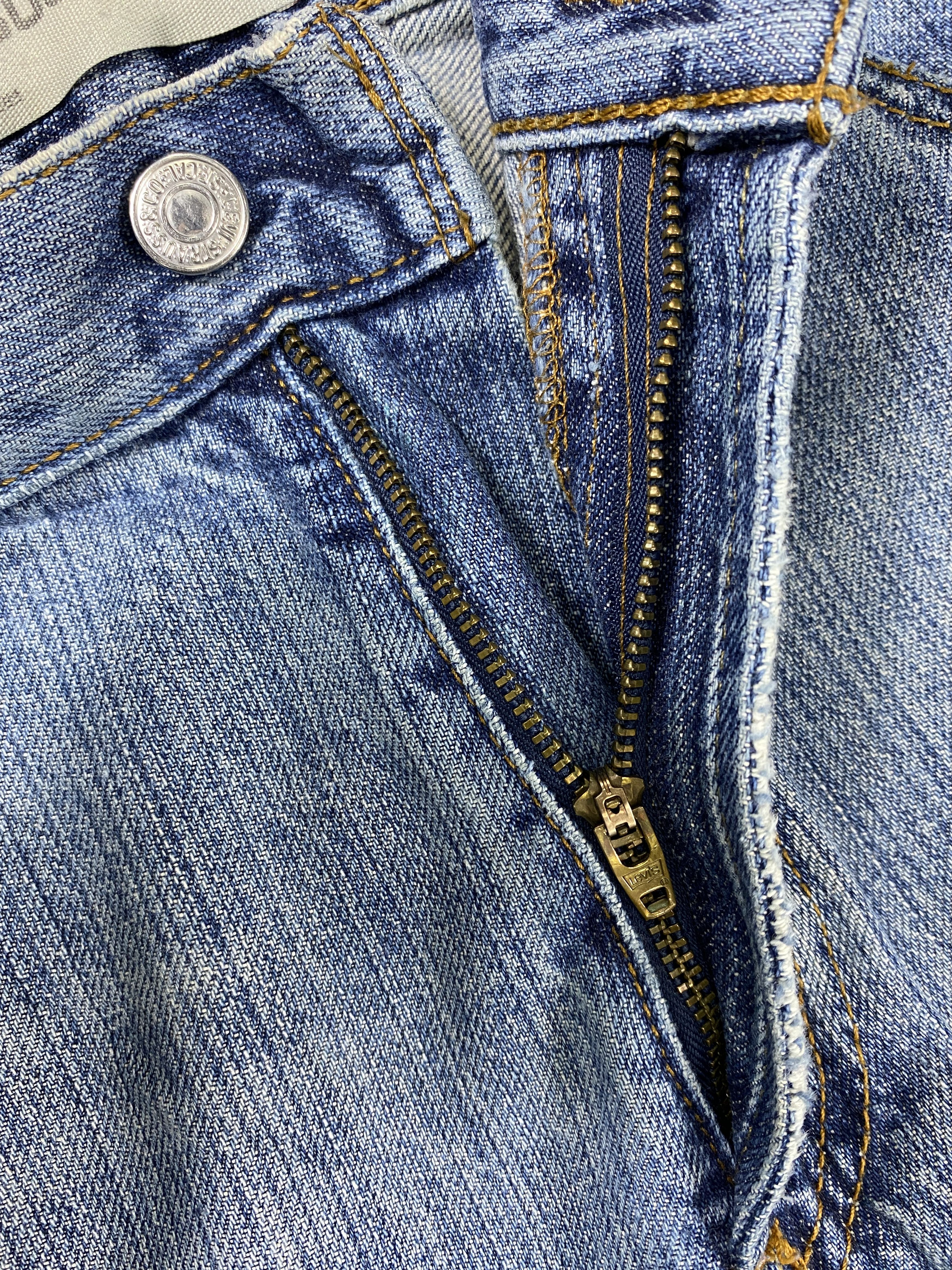 Levi's Blue Vintage Levi's 527 Jeans 35x33 Denim -JN2167 Size US 35 - 6 Thumbnail