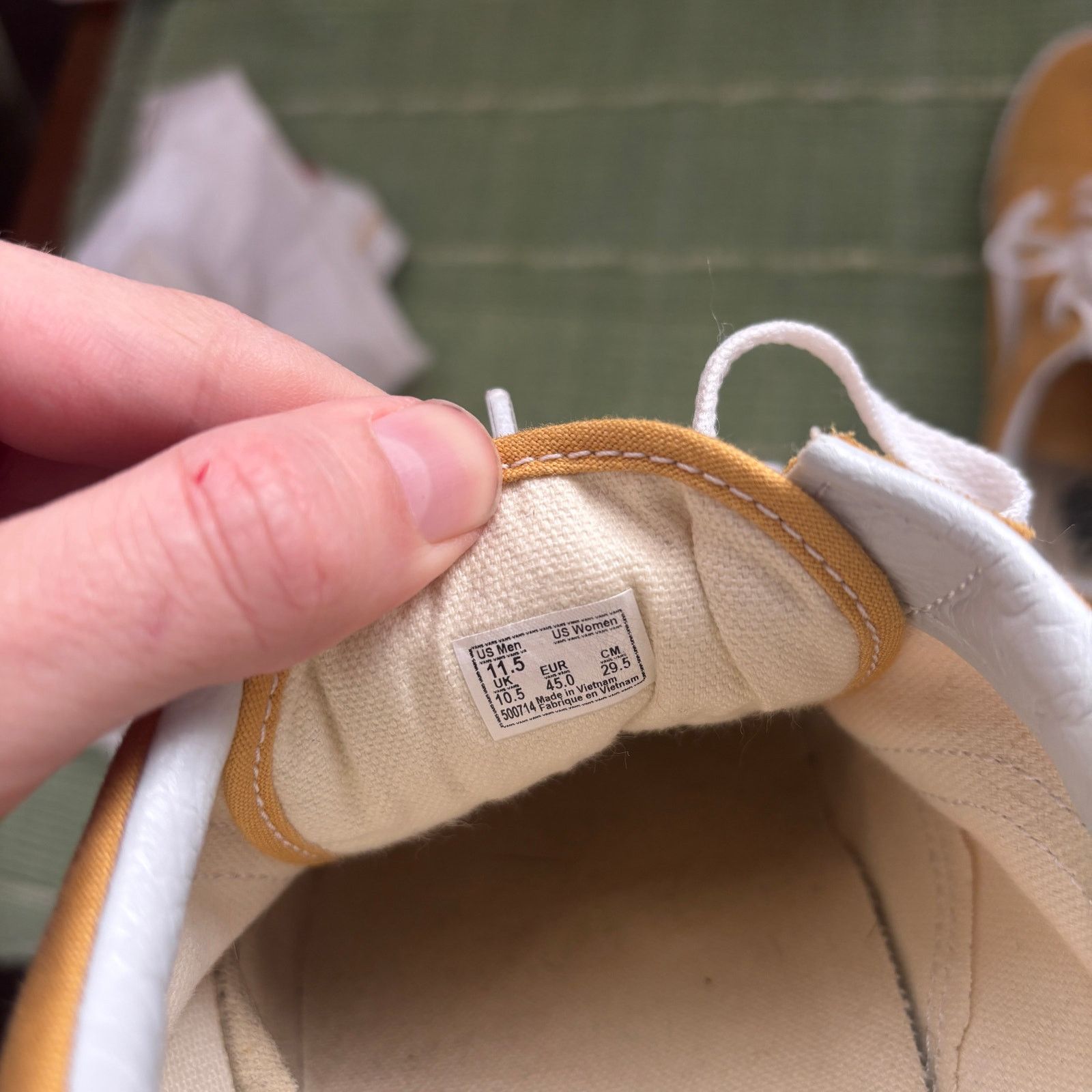 Vans Vans Yellow Low Top Suede Skate Shoes Mens Size 11.5 Size US 11.5 / EU 44-45 - 9 Thumbnail