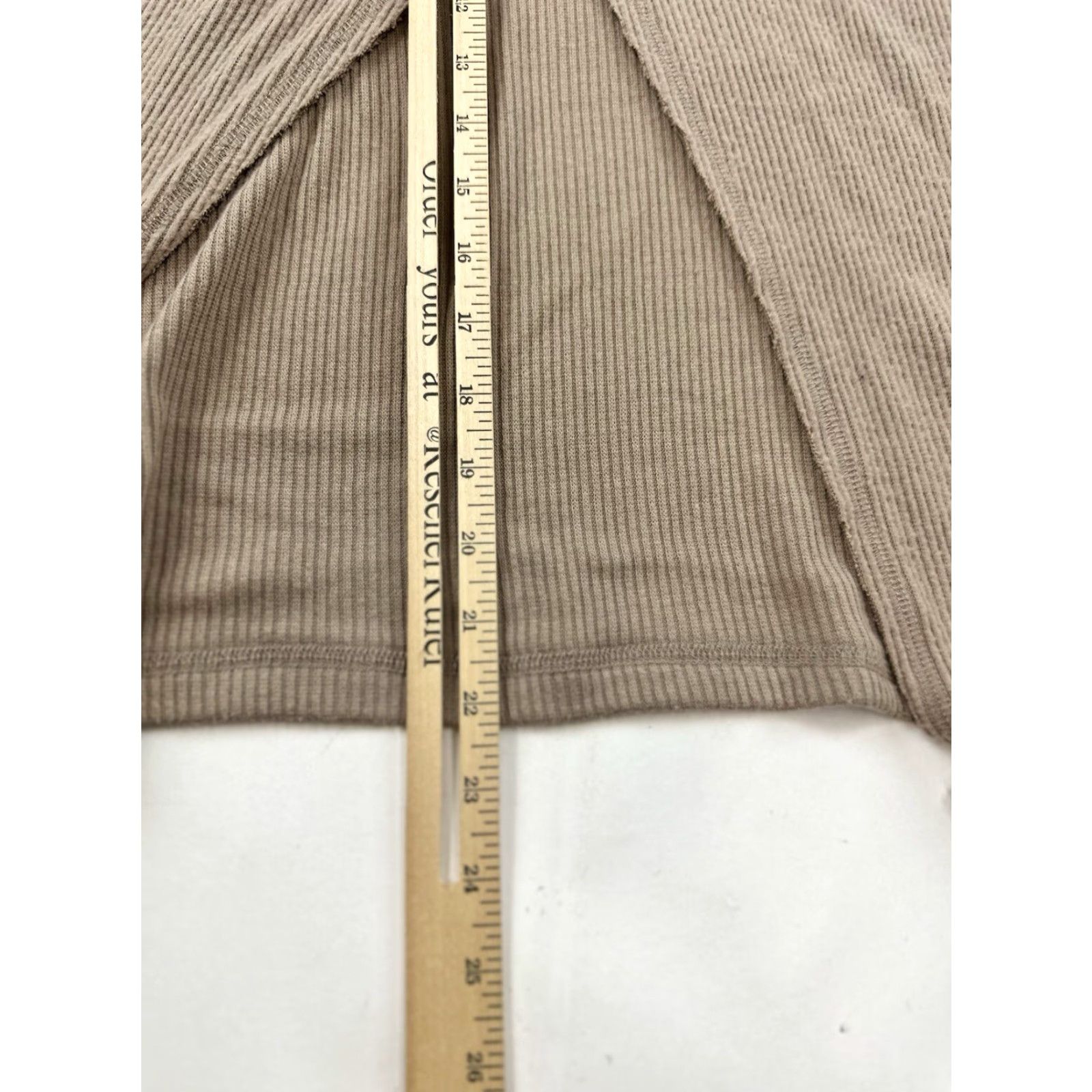 Free People We The Free Free People Top Women’s XS Beige Open Back Turtleneck Sweater Boho Size XS / US 0-2 / IT 36-38 - 7 Thumbnail