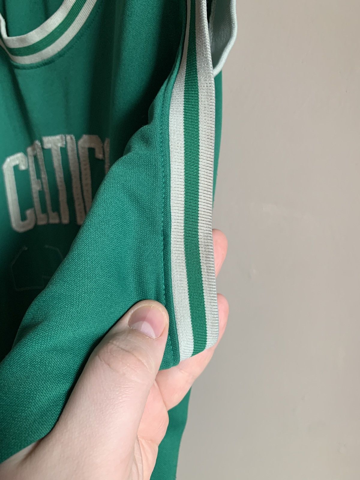 NBA × Vintage Boston Celtics Basketball Jersey NBA Retro Shirt BIRD #33 Size US XXL / EU 58 / 5 - 7 Thumbnail