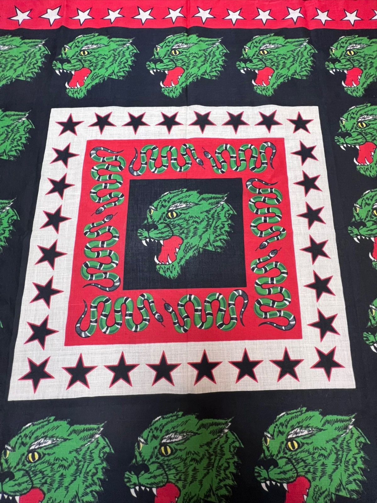 Gucci Gucci Black and Red Panther Scarf Size ONE SIZE - 2 Thumbnail