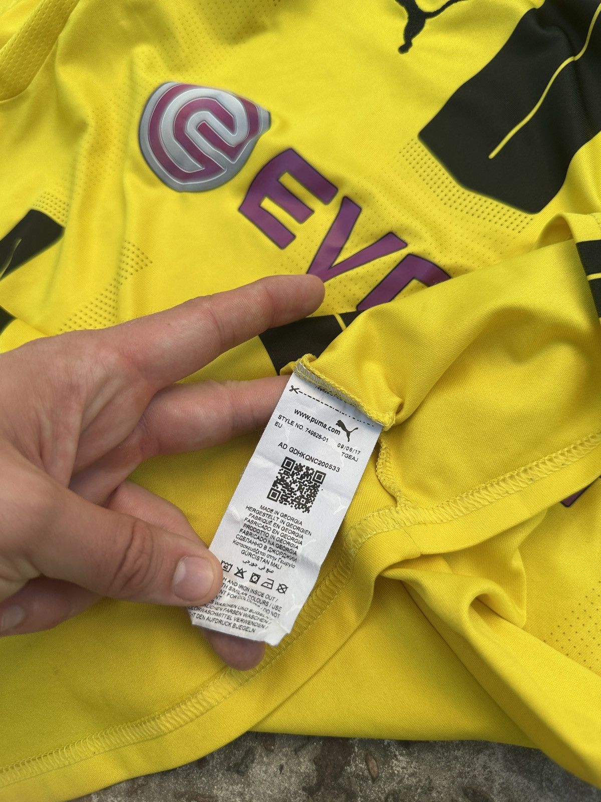 Puma Puma Borussia Dortmund Soccer Jersey Streetwear Rare XS Size US XS / EU 42 / 0 - 3 Thumbnail