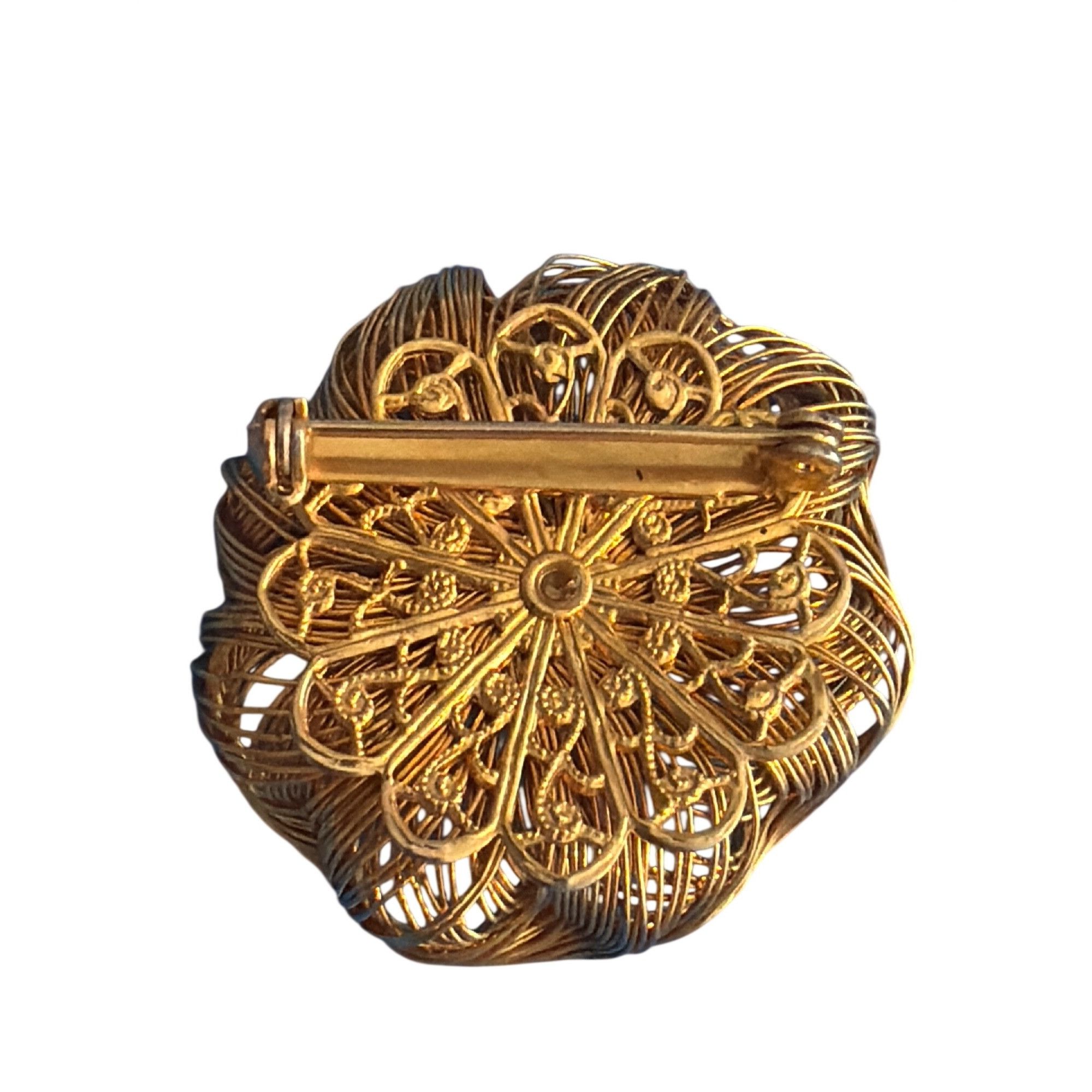 Other Vintage Gold Tone Filigree Flower Wire Wrapped Brooch Faux P Size ONE SIZE - 3 Thumbnail