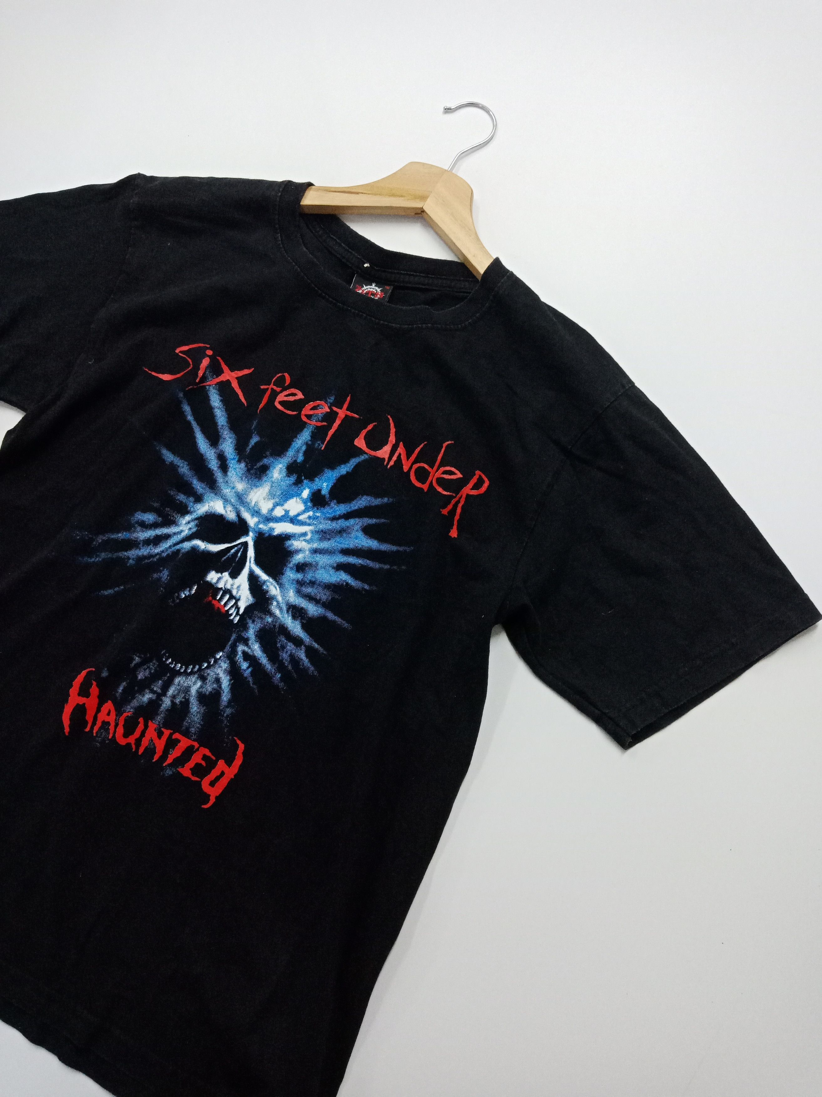 Band Tees Six Feet Under Haunted #C Size US M / EU 48-50 / 2 - 3 Thumbnail
