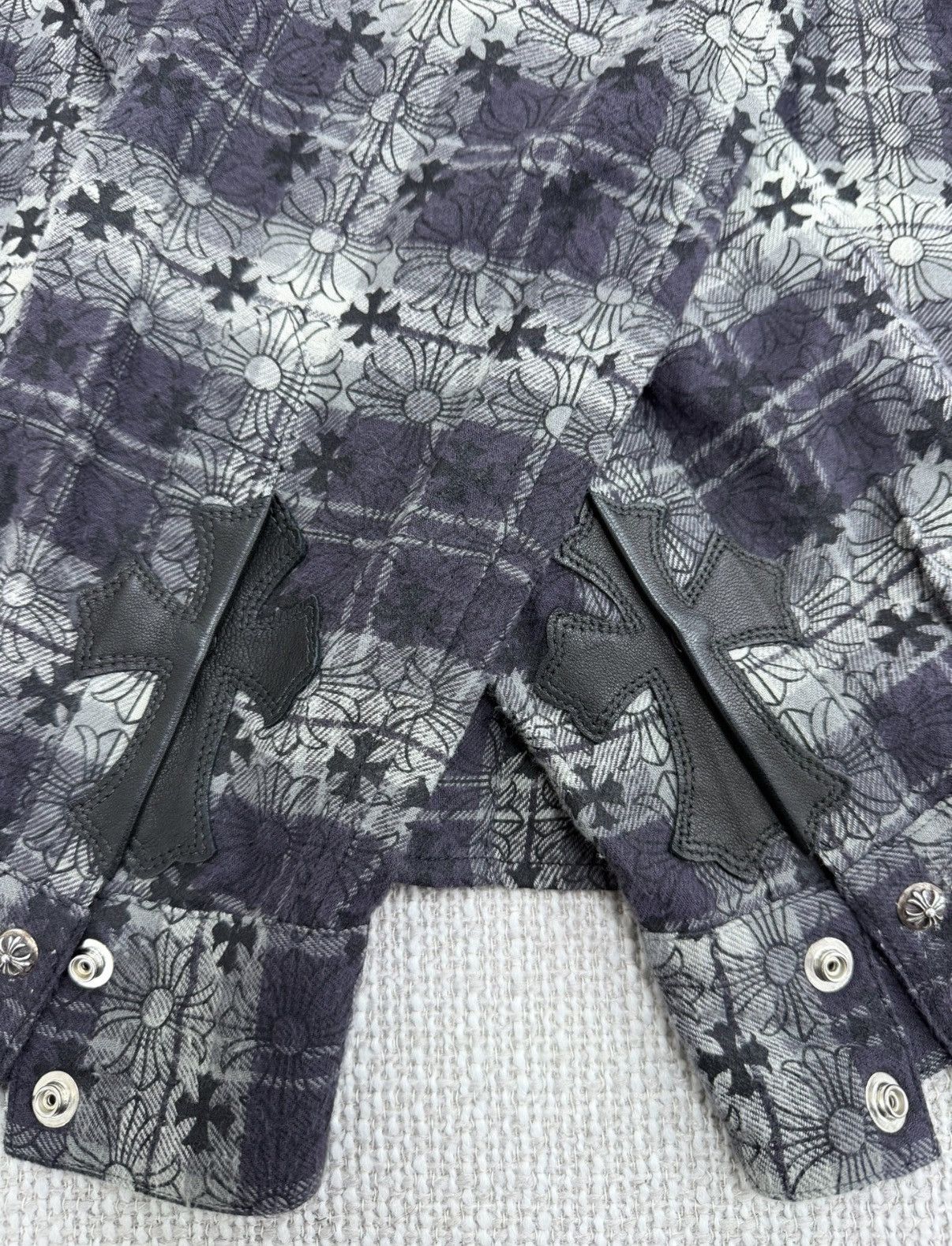 Chrome Hearts Chrome Hearts Black Grey Dark Pattern Cross Shirt Size US L / EU 52-54 / 3 - 3 Thumbnail