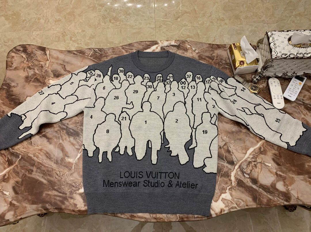 Louis Vuitton LV Gray 100% Wool Oversized Sweater S Classic Portrait Size US S / EU 44-46 / 1 - 1 Thumbnail