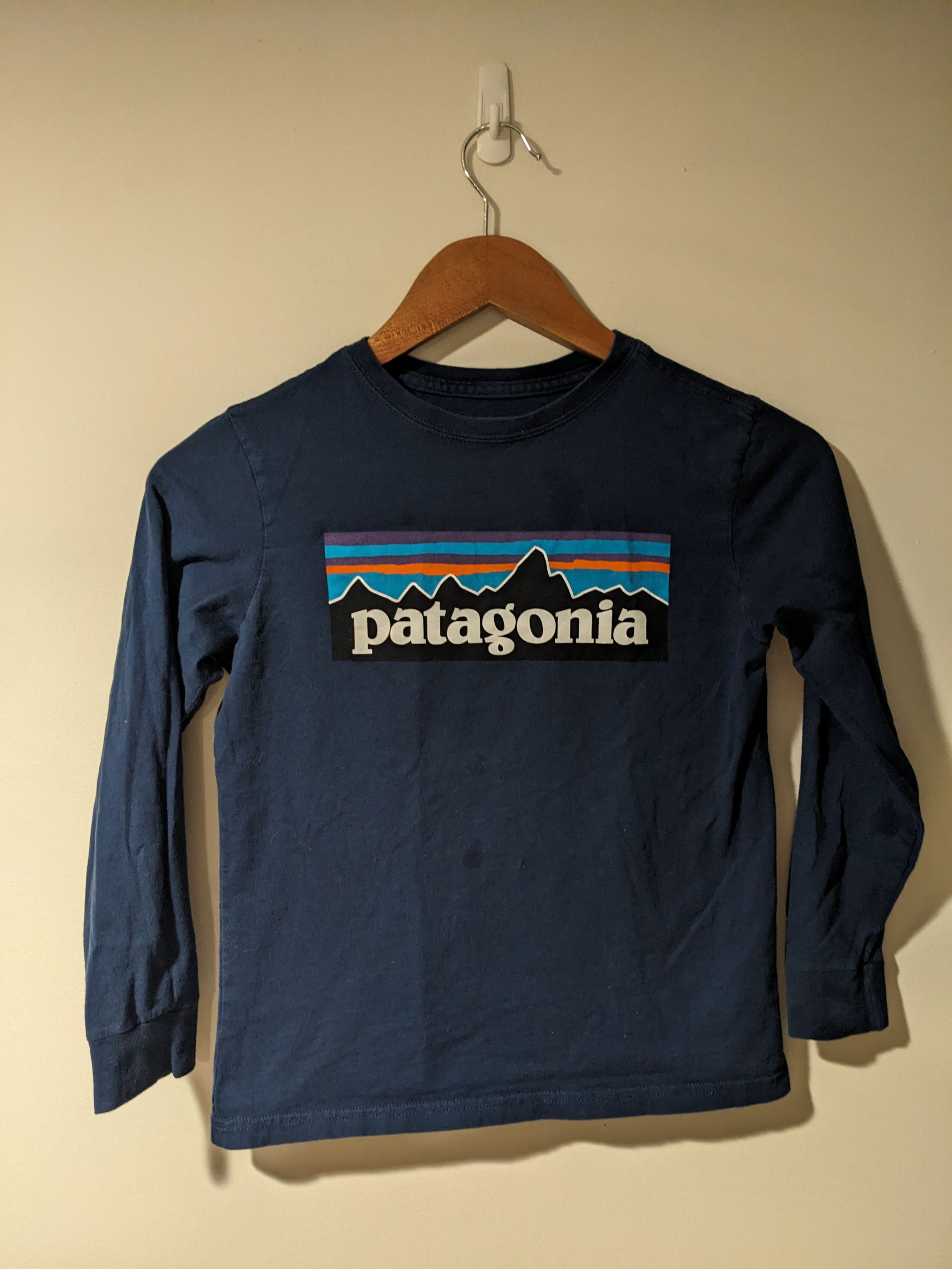 Designer × Patagonia Patagonia Logo Youth Medium Long-Sleeve T-Shirt Size US M / EU 48-50 / 2 - 1 Thumbnail