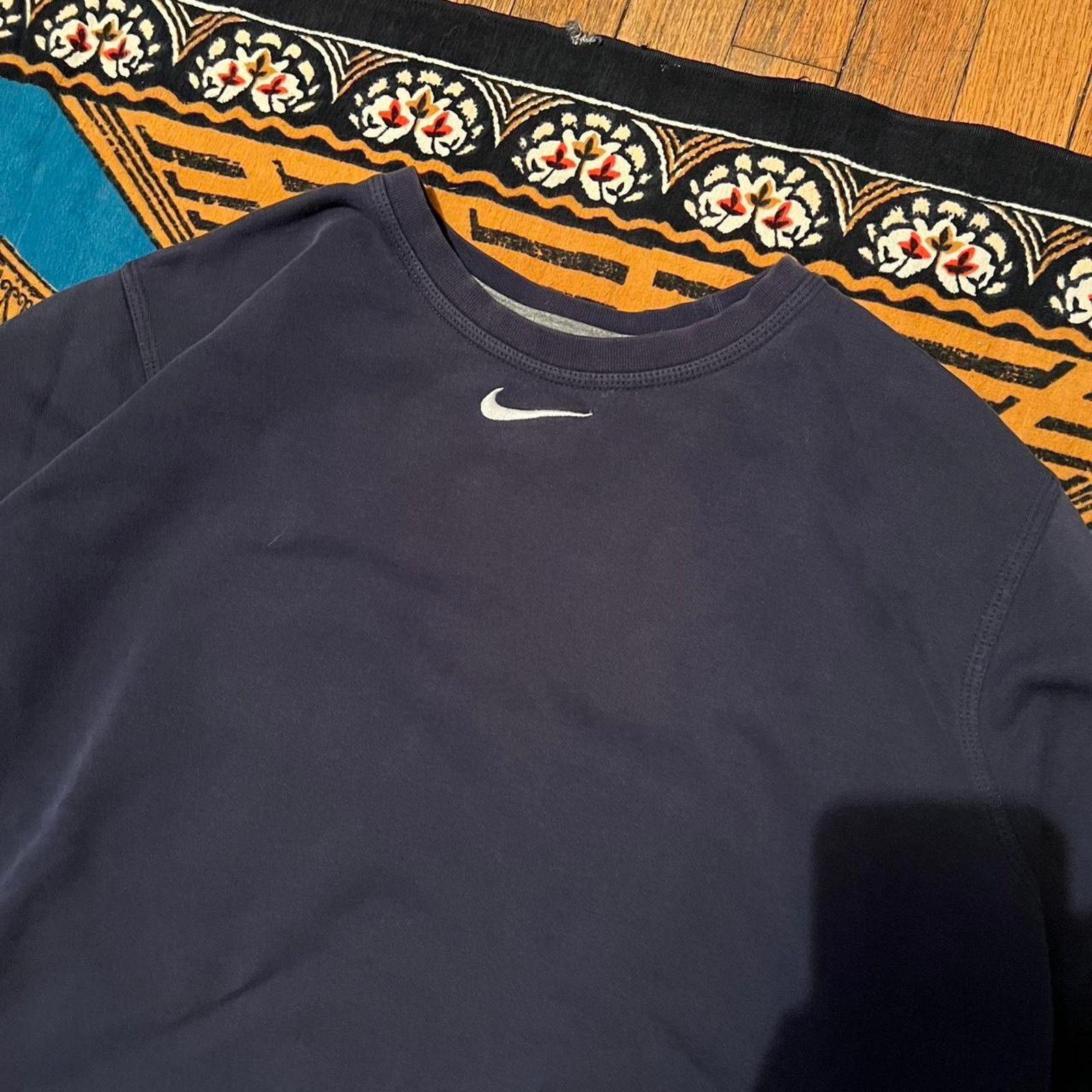 Nike Vintage Nike center swoosh crewneck size XL navy blue y2k Size US XL / EU 56 / 4 - 2 Thumbnail