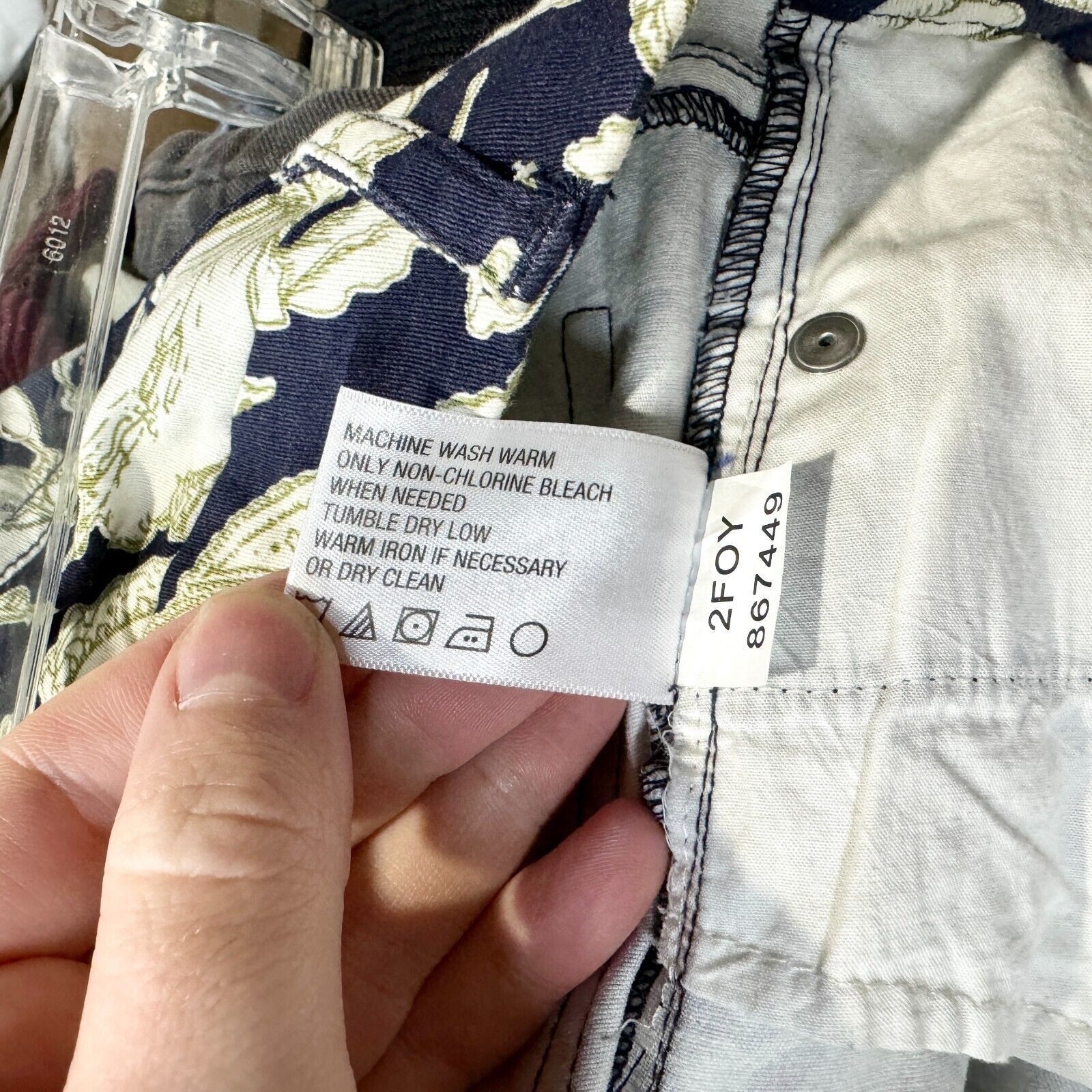 Orvis Orvis Pants Women Size 14 Low Rise Skinny Floral Navy Blue Size 36" / US 14 / IT 50 - 9 Thumbnail
