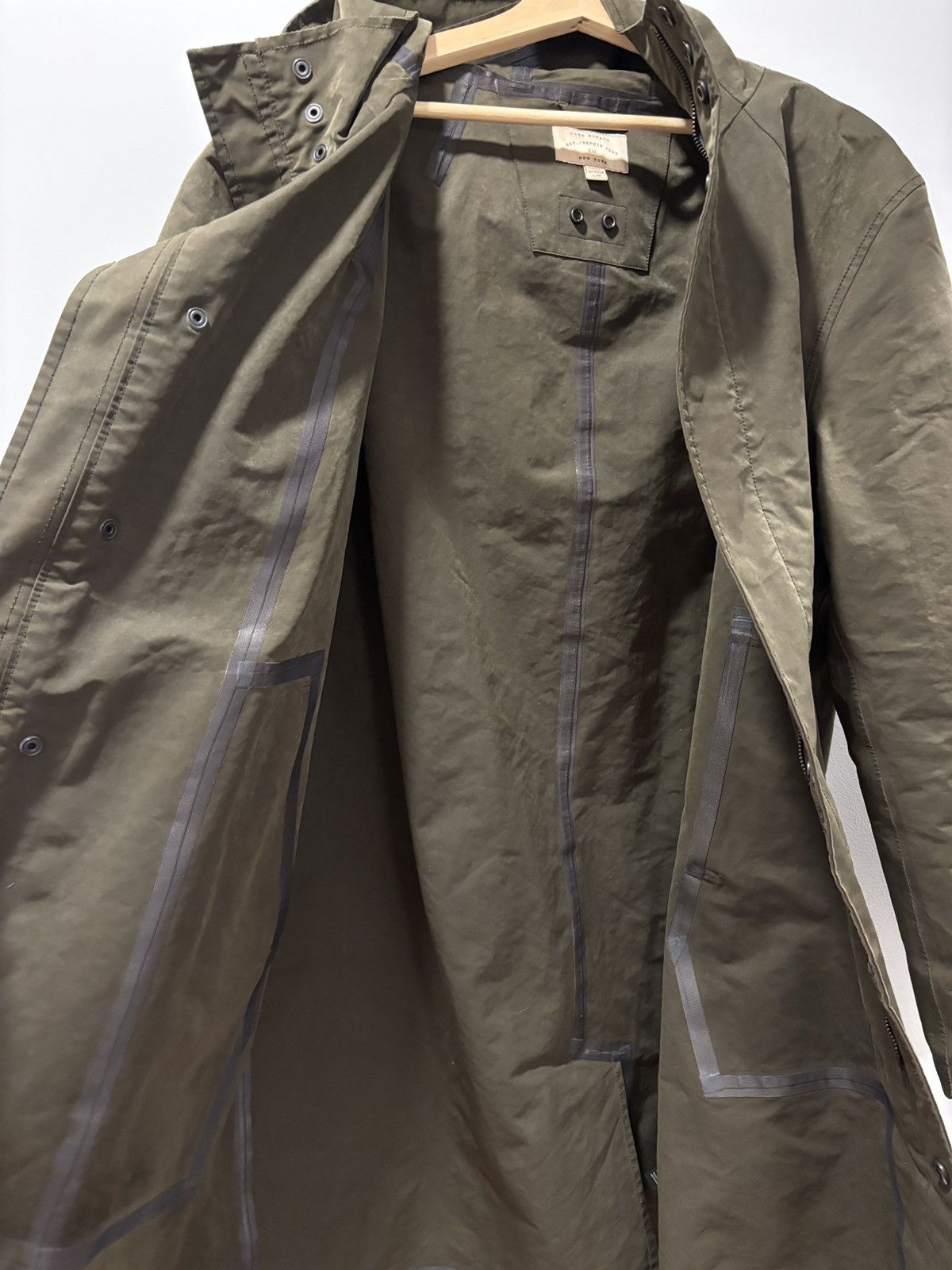 Club Monaco Club Monaco Rain Coat Jacket Modern Men's Large Olive Size US L / EU 52-54 / 3 - 4 Thumbnail