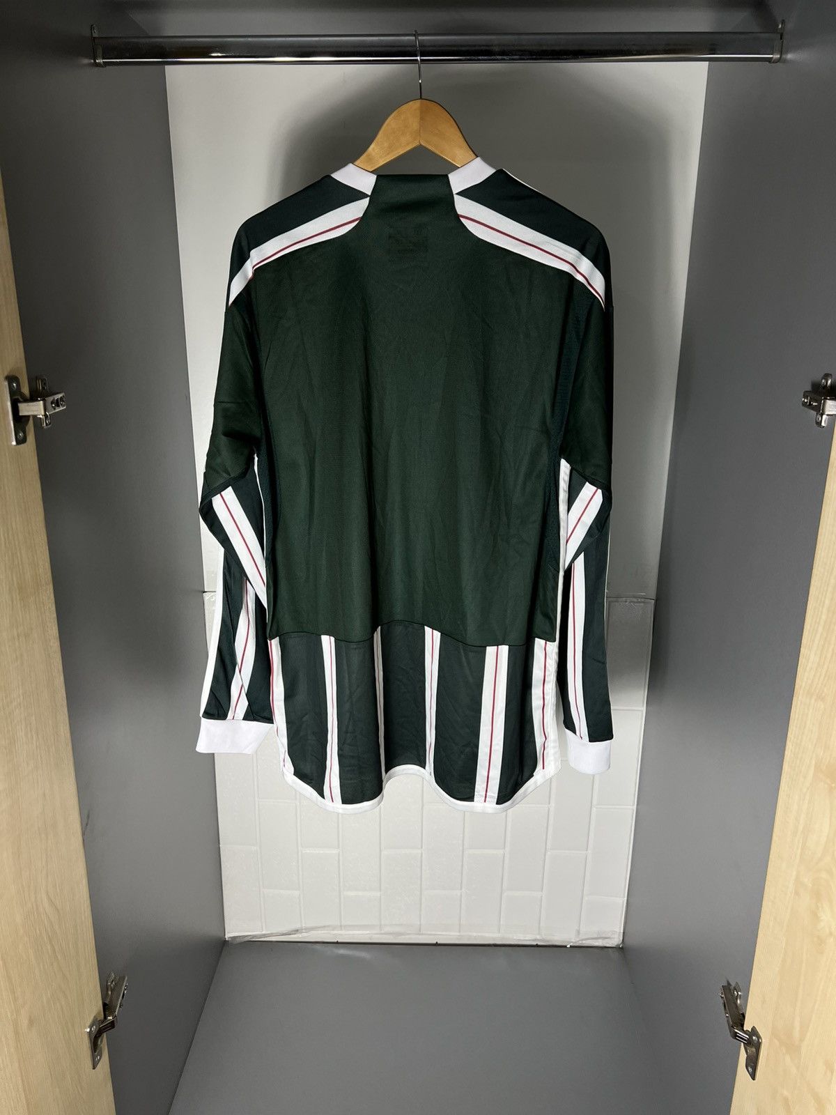 Vintage VERY RARE ADIDAS FC MANCHESTER UNITED ENGLAND SOCCER JERSEY Size US XXL / EU 58 / 5 - 21 Thumbnail