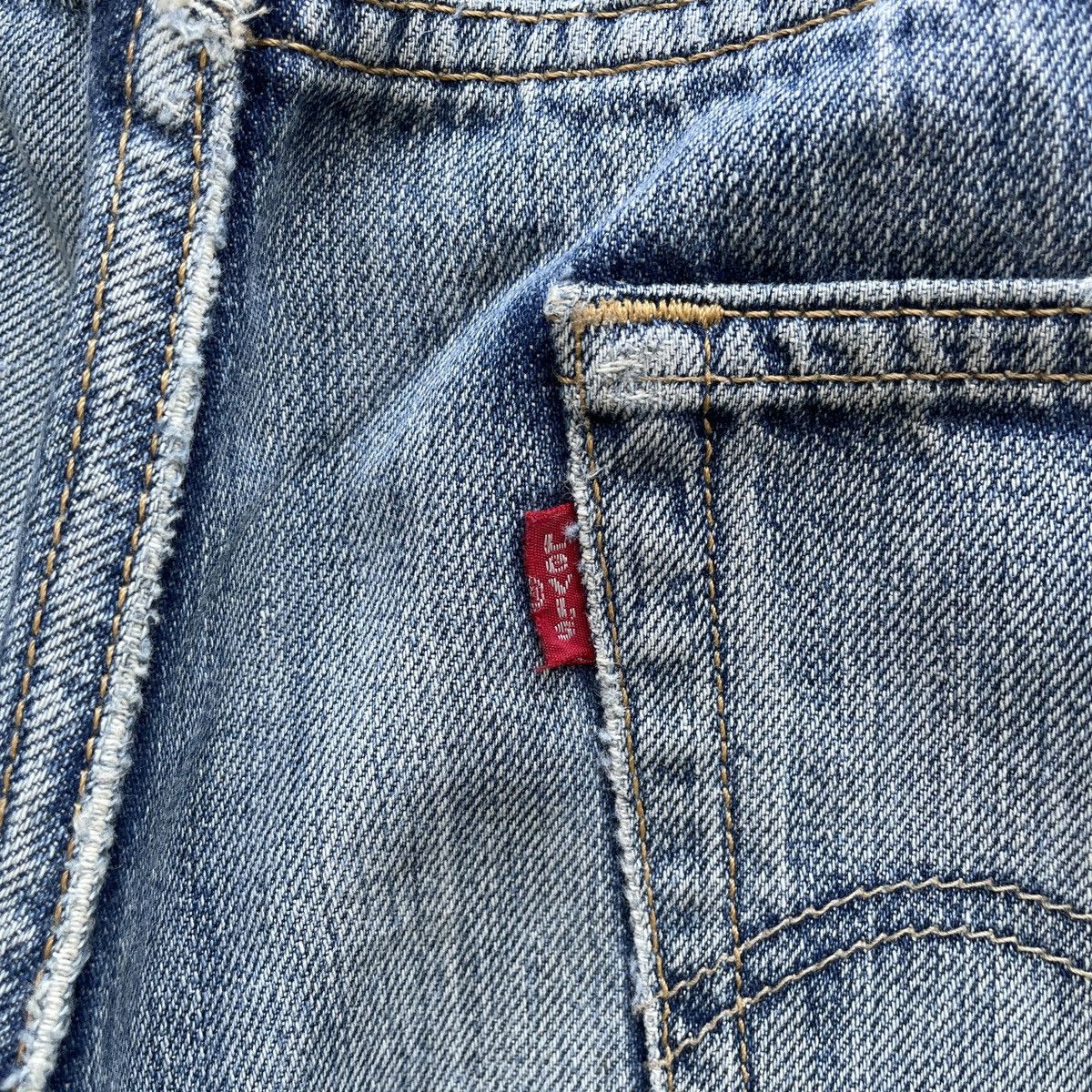 Jean × Levi's × Vintage Vintage Levi’s 501 Distressed Fly Button Faded Jeans Pants Size US 36 / EU 52 - 11 Thumbnail
