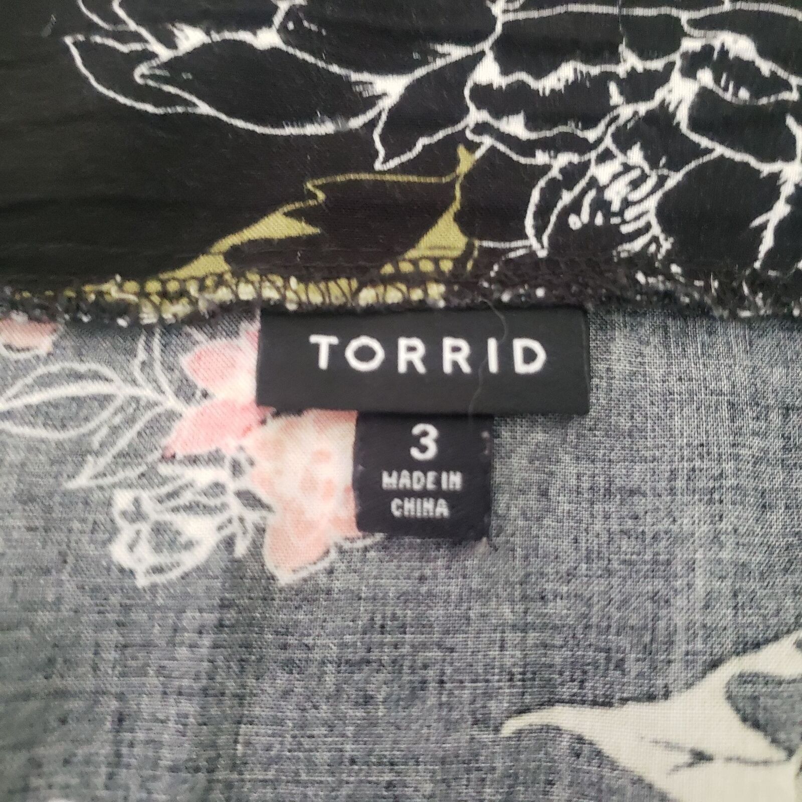 Torrid Torrid Floral Challis Hi Low Skirt Womens Plus Size 3X Black Size 30" / US 8 / IT 44 - 4 Thumbnail