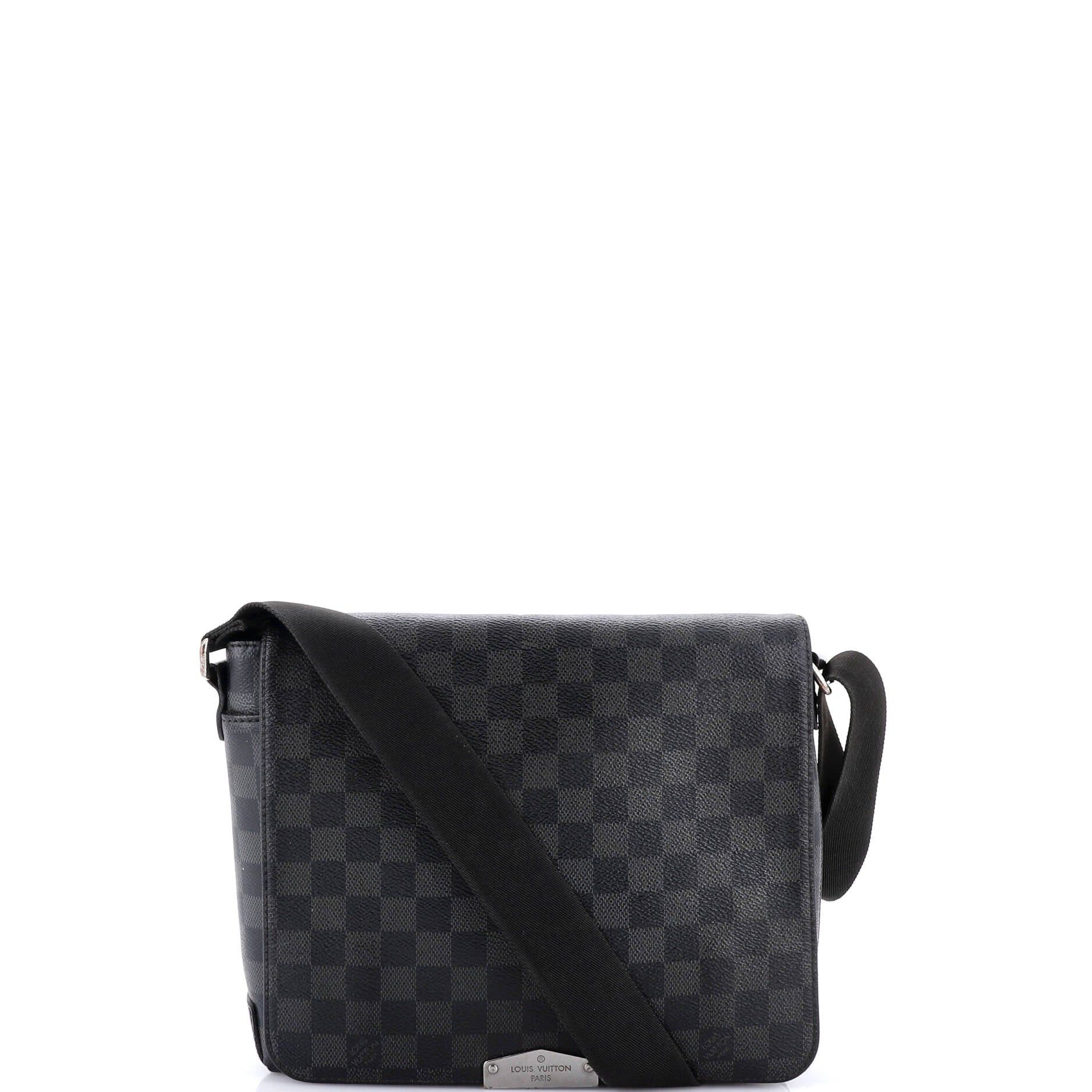 Louis Vuitton District Messenger Bag Size ONE SIZE - 1 Thumbnail