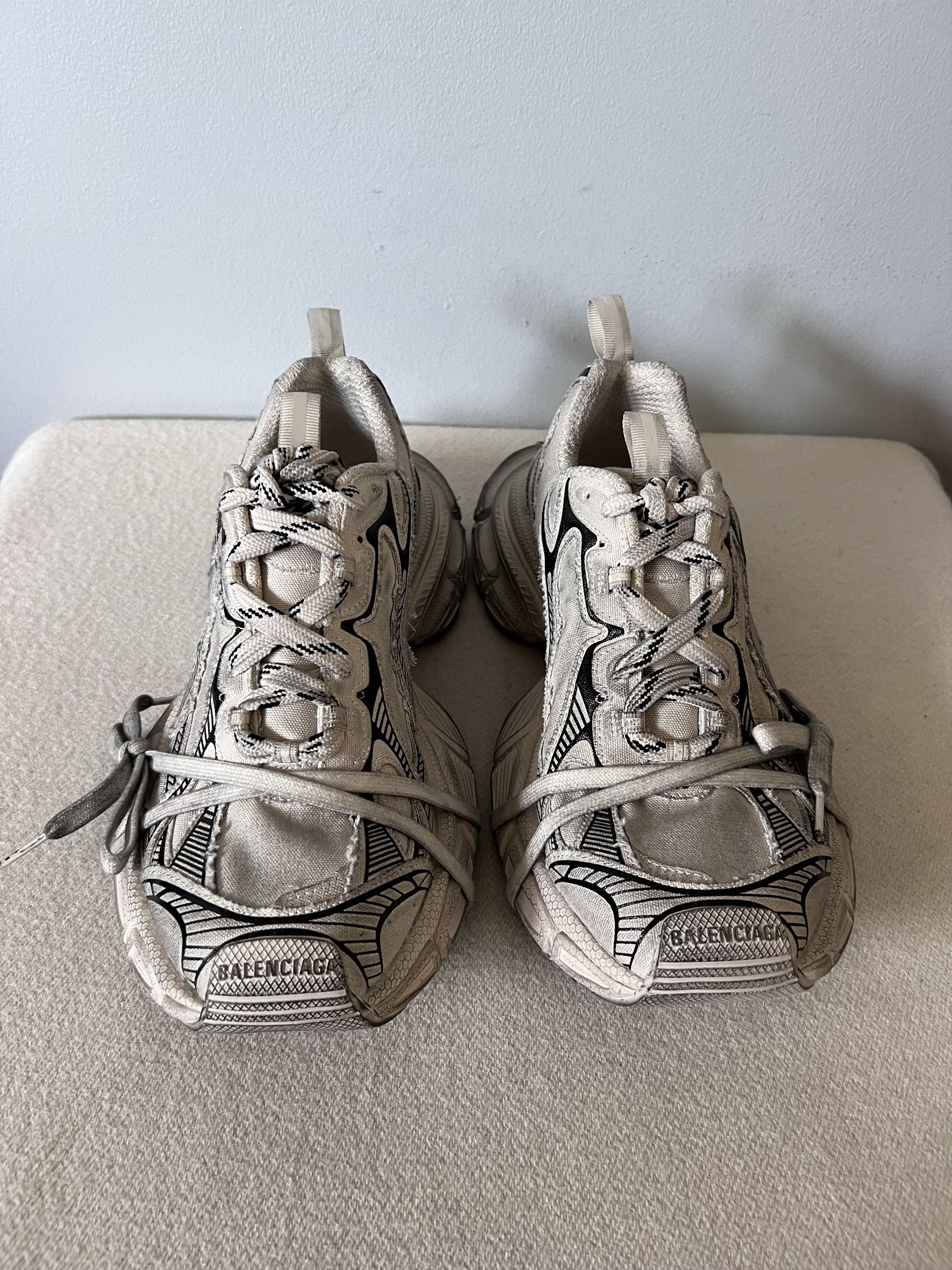 Balenciaga Balenciaga 3XL Sneakers in Beige Destroyed Canvas Size US 10 / EU 43 - 4 Thumbnail